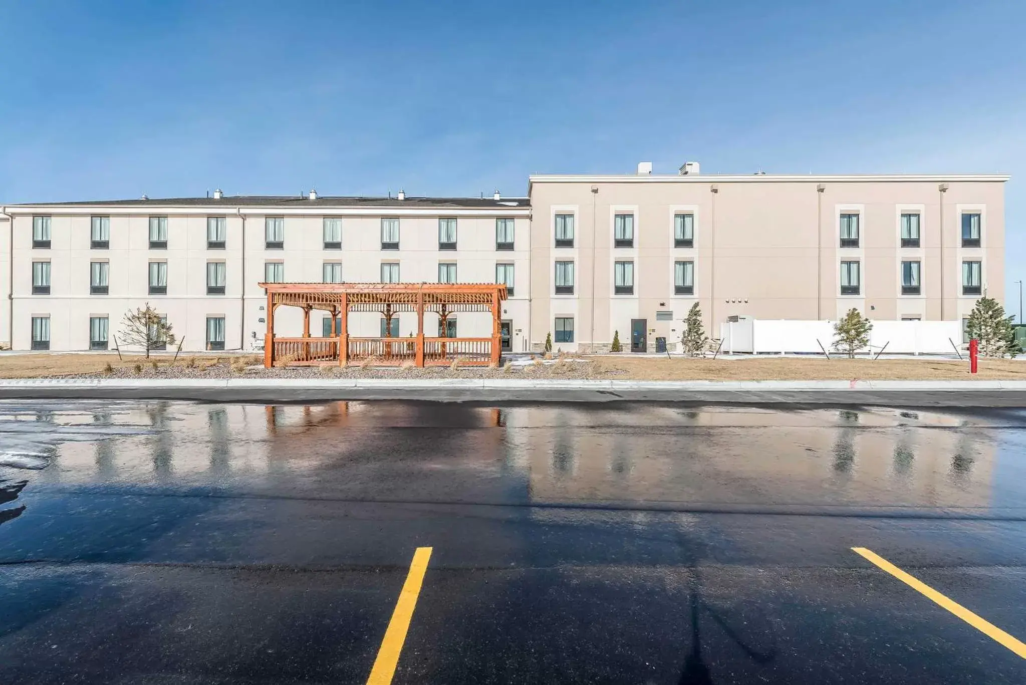 Property building, Swimming Pool in Comfort Inn & Suites Sidney I-80