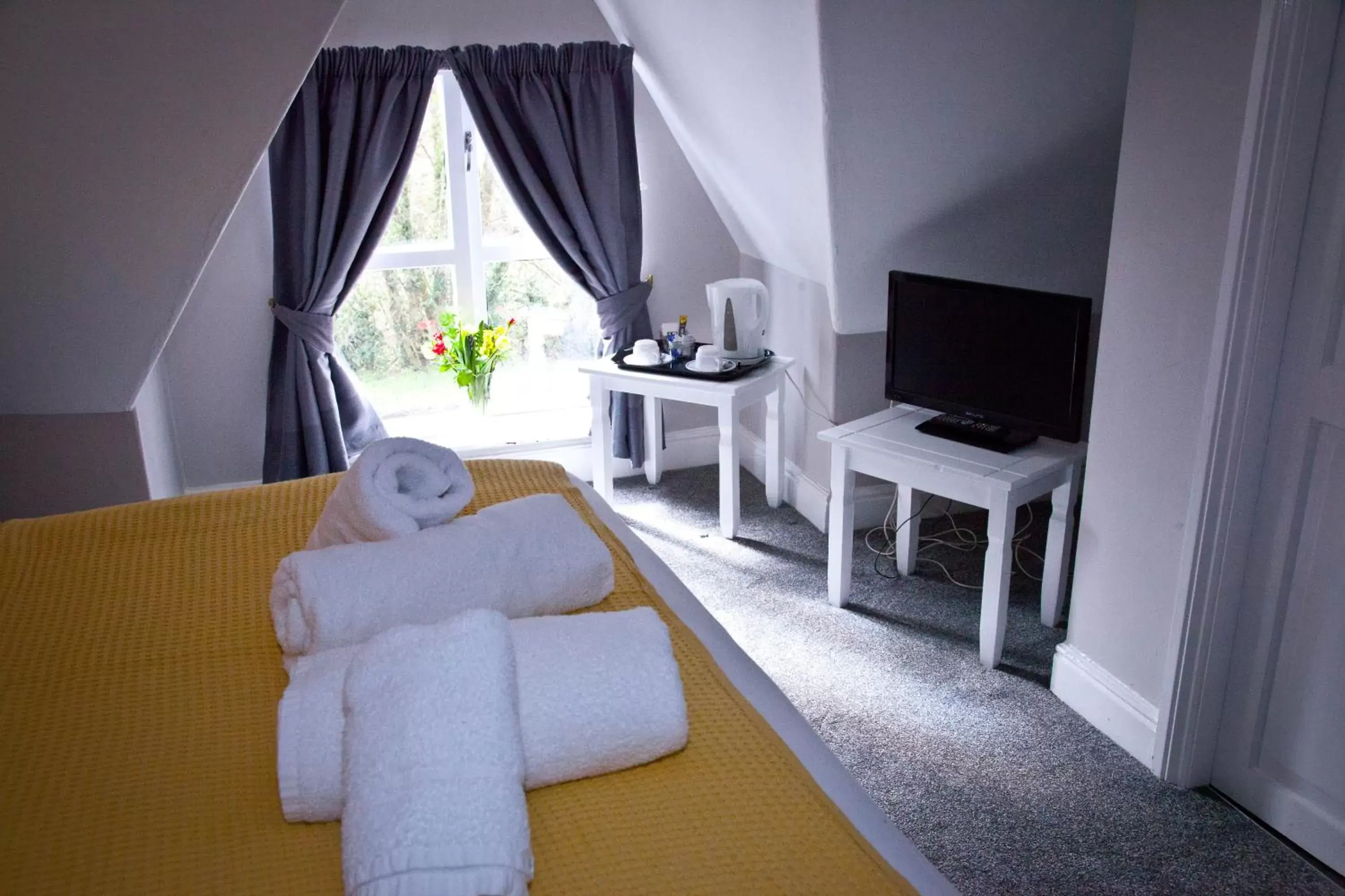 Bed in Rowton Poplars Hotel Bed in Rowton Poplars Hotel