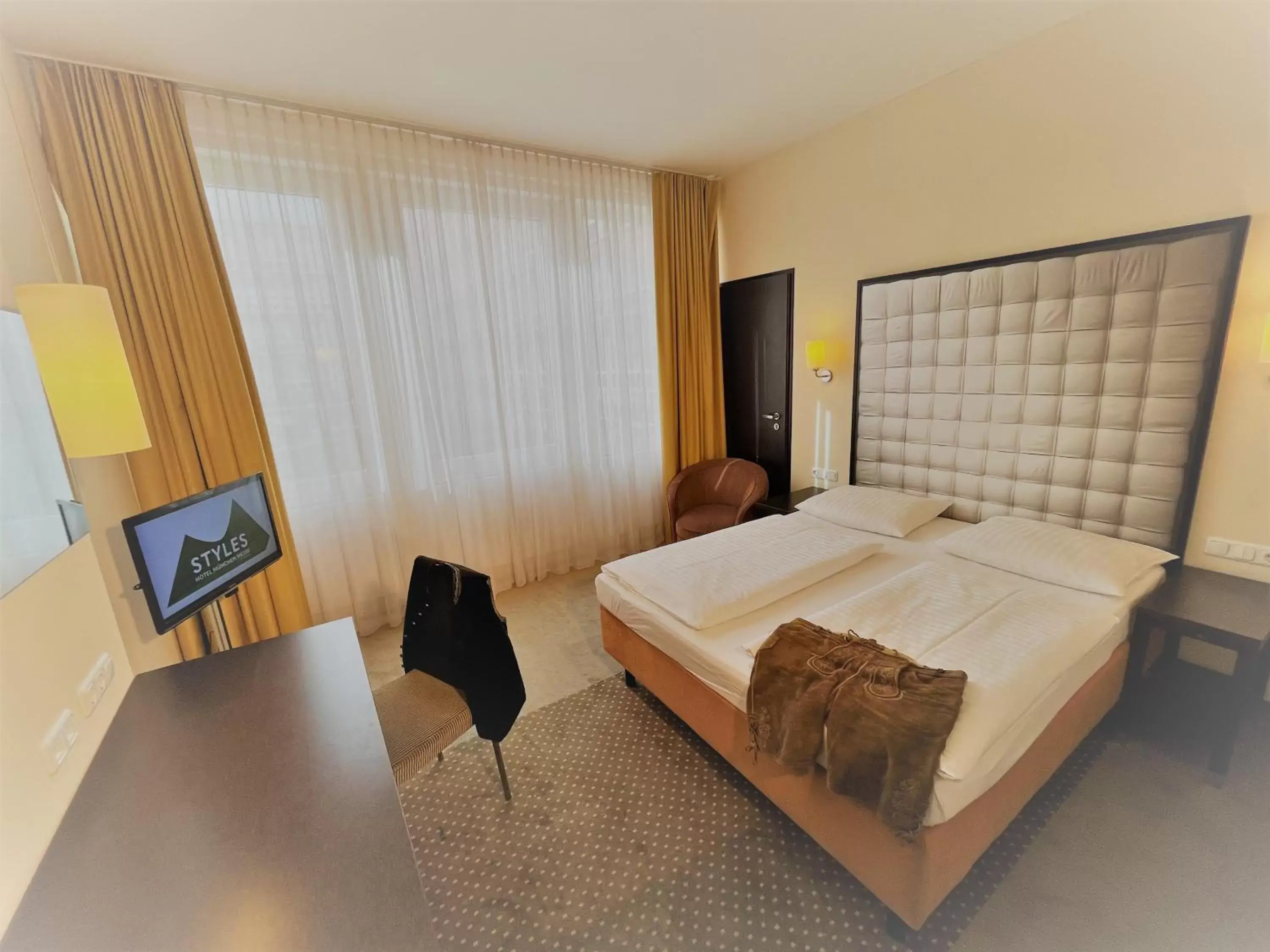 Bedroom, Bed in Styles Hotel München Messe