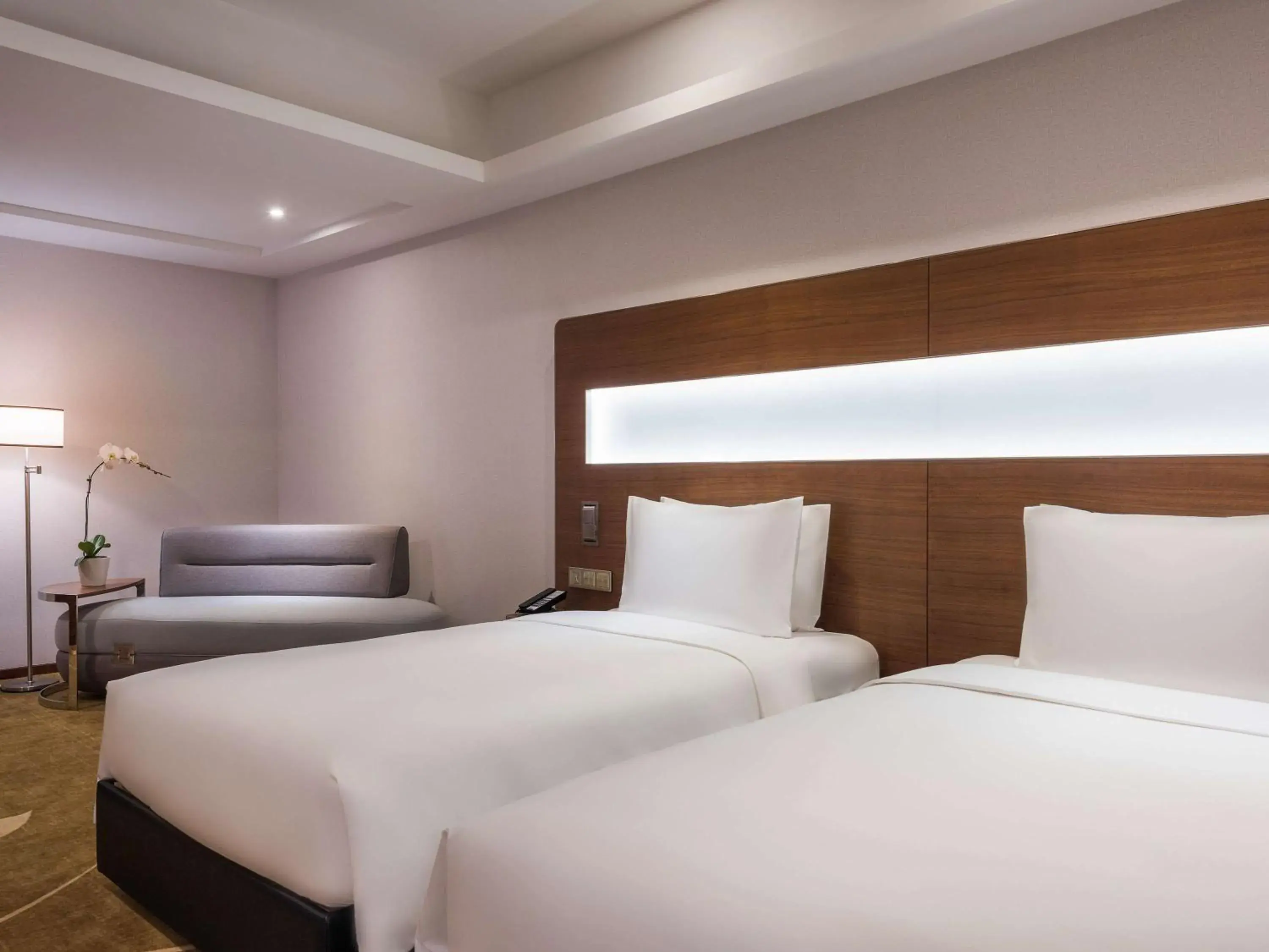 Photo of the whole room, Bed in Novotel Shanghai Hongqiao