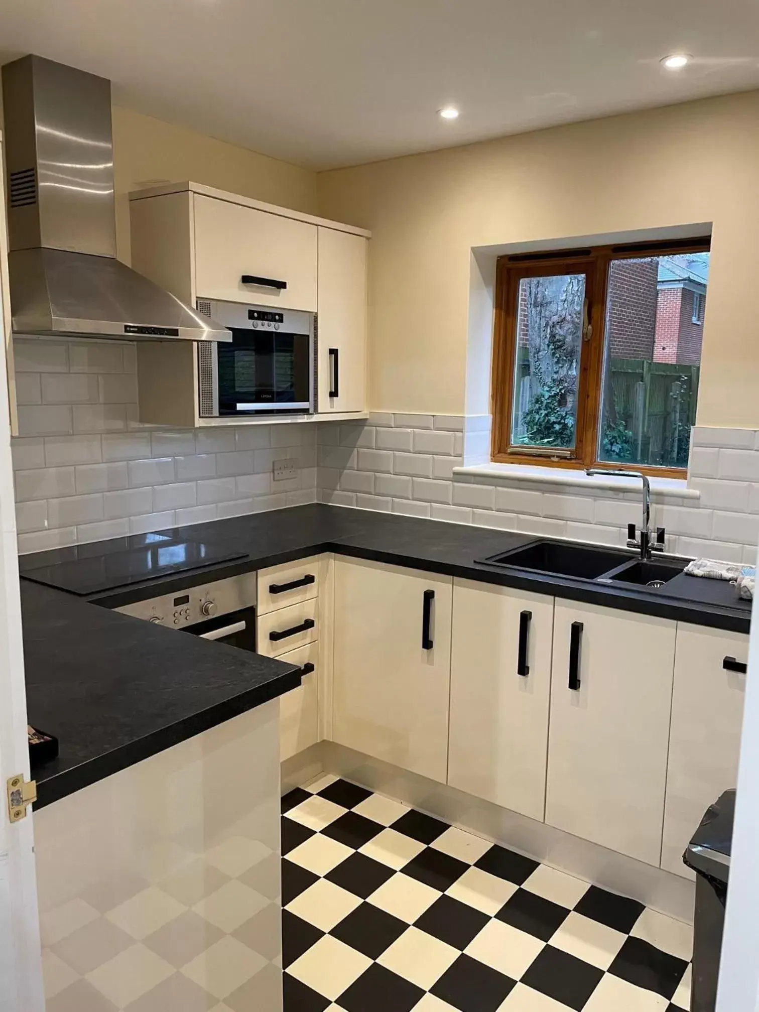 Kitchen or kitchenette, Kitchen/Kitchenette in Ebury Hotel Cottages and Apartment's