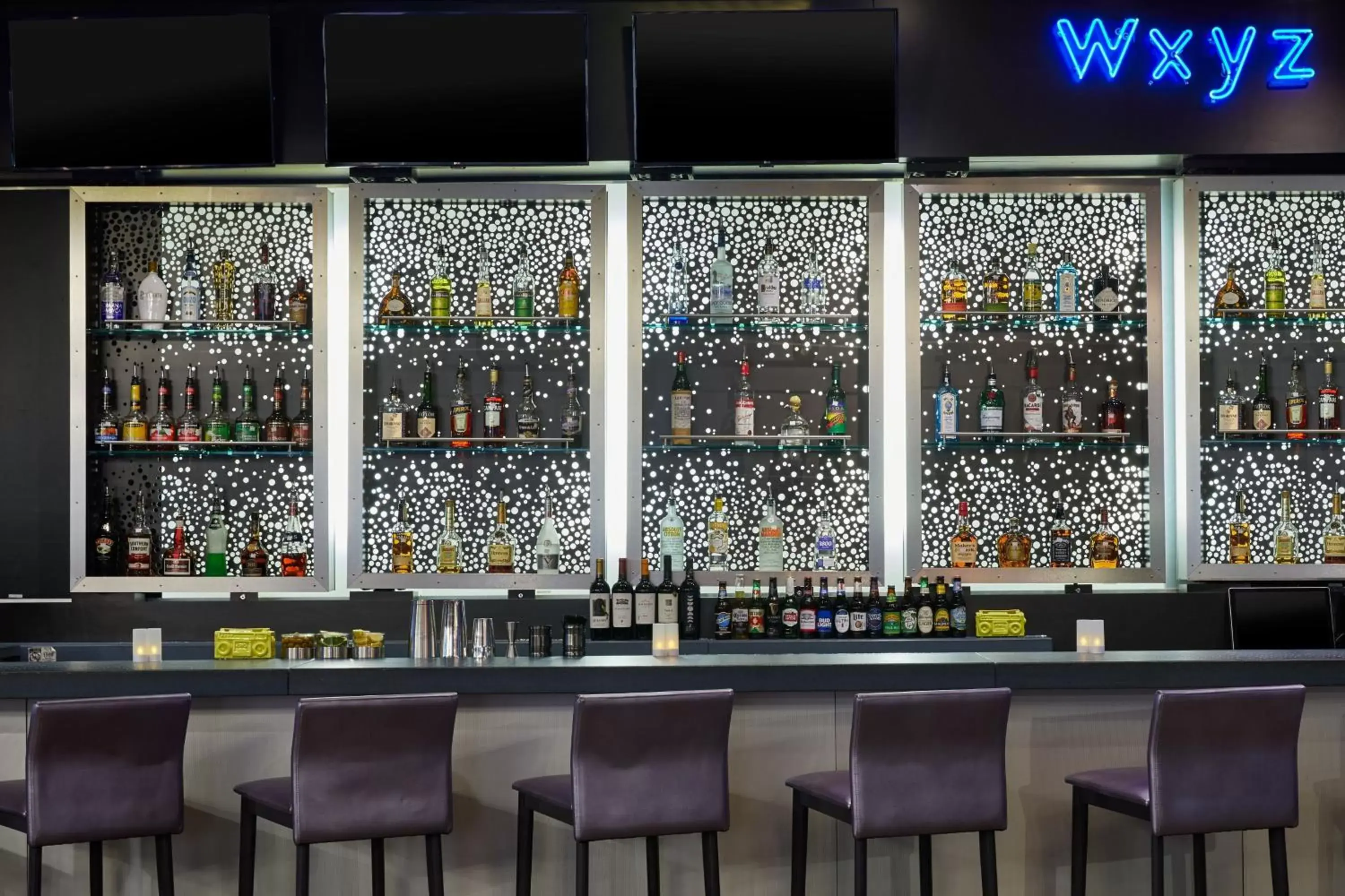Lounge or bar in Aloft Dulles Airport North