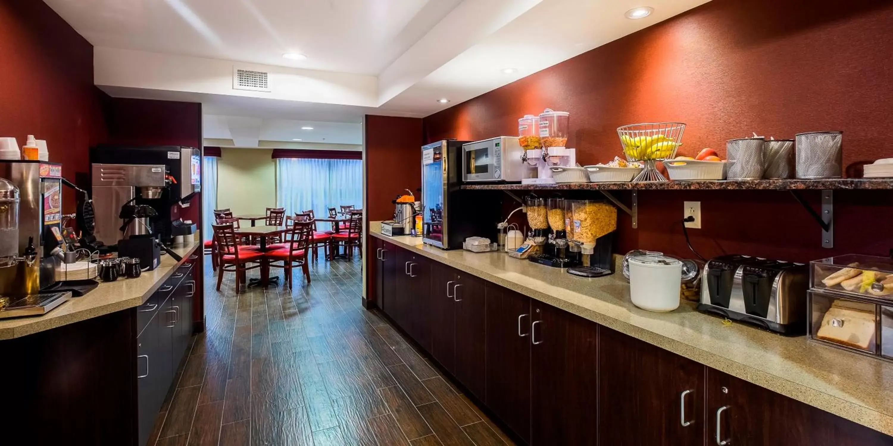 Breakfast, Restaurant/Places to Eat in Red Roof Inn PLUS+ & Suites Malone