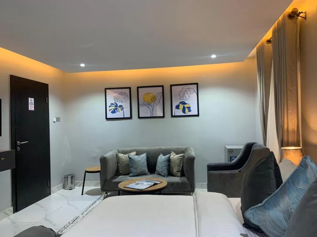 Seating Area in Choice Suites Signature