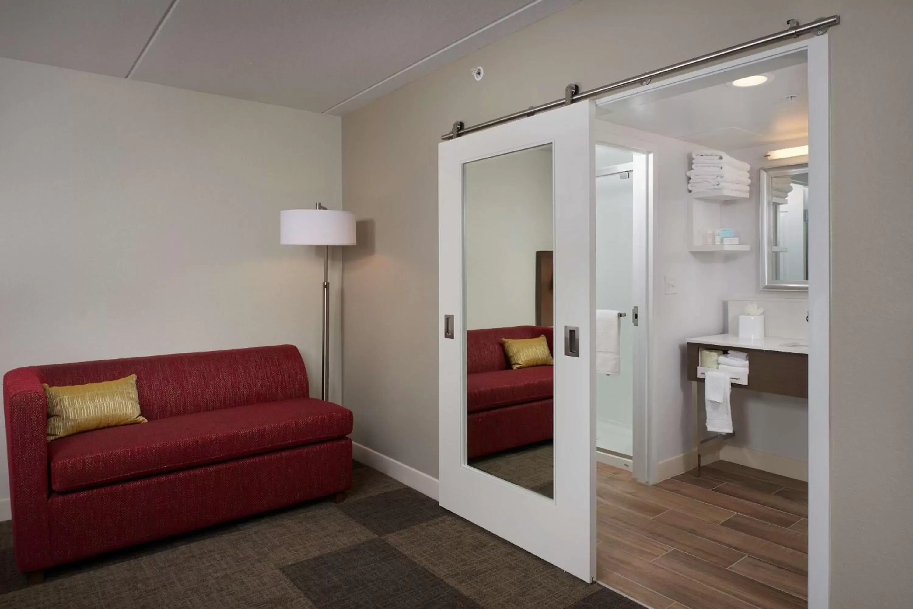 Living room, Seating Area in Hampton Inn & Suites Scottsdale On Shea Blvd