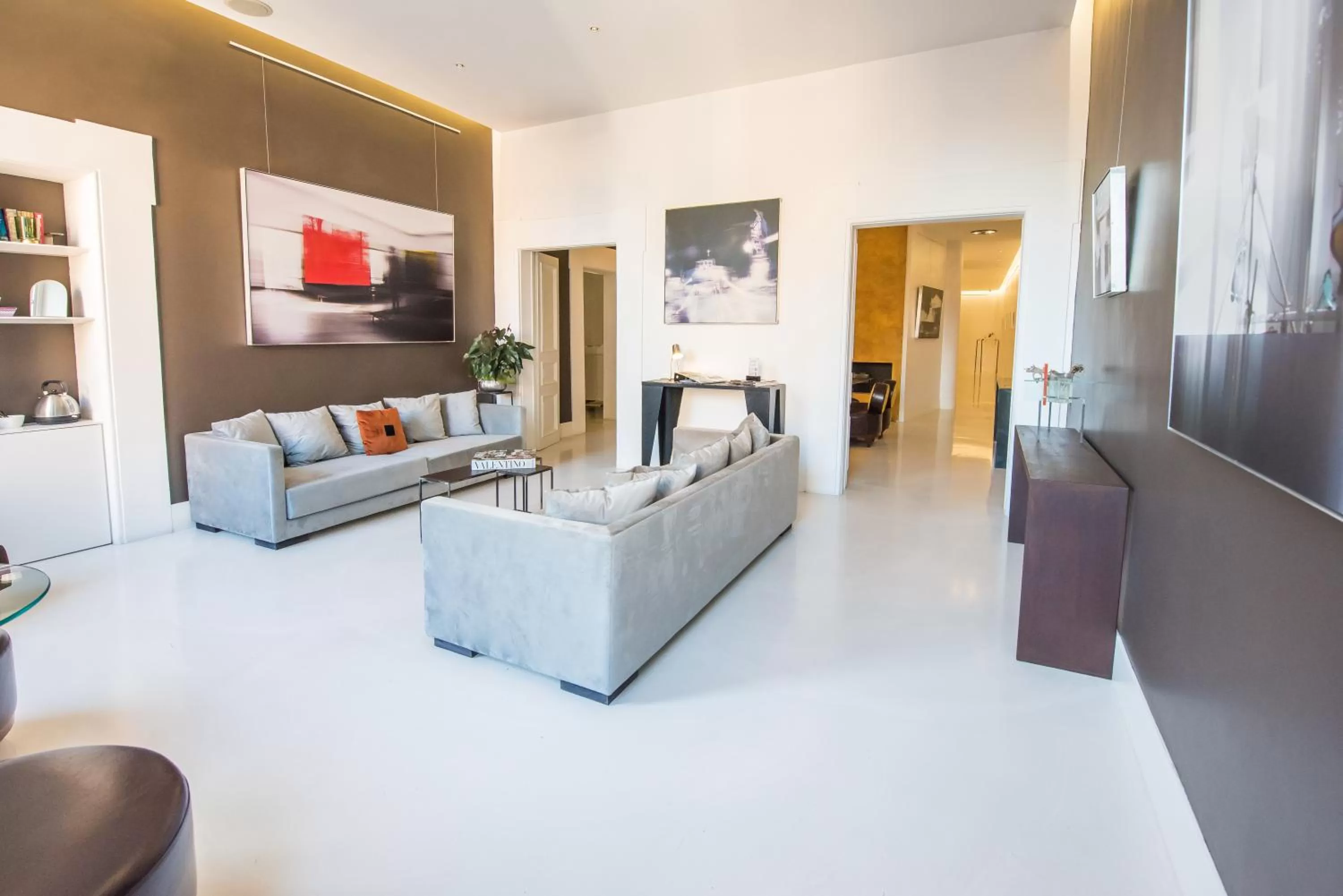 Communal lounge/ TV room in Piazza di Spagna 9