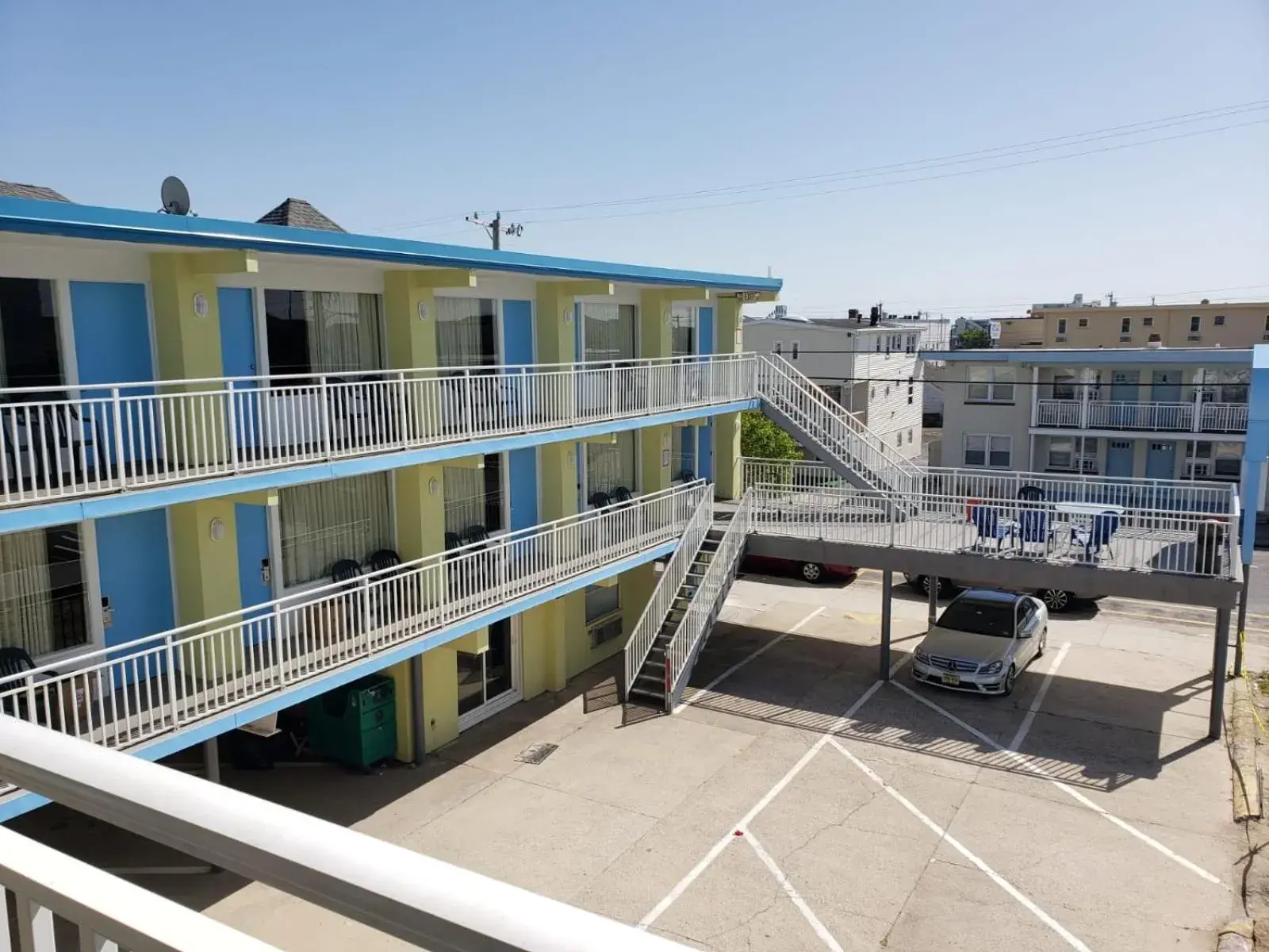 Balcony/Terrace in Tropicana Motel