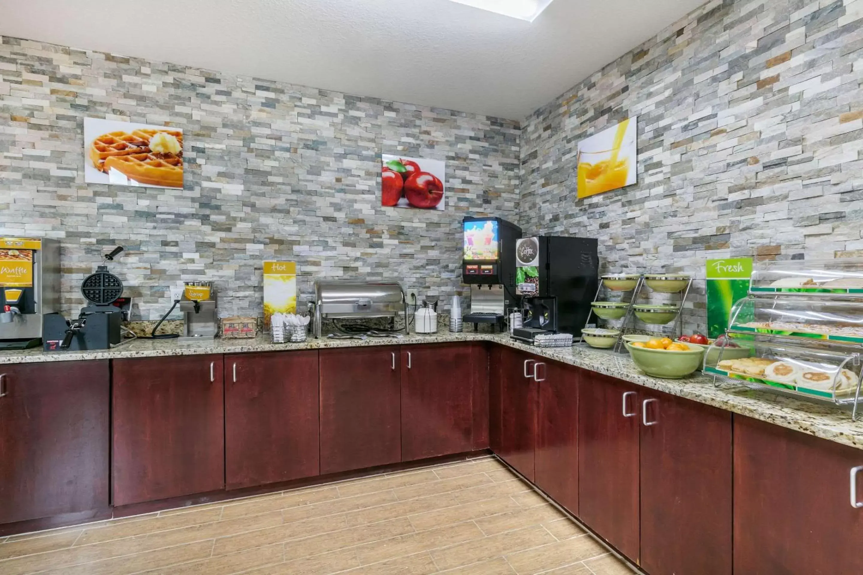 Restaurant/places to eat in Quality Inn Monteagle Restaurant/places to eat in Quality Inn Monteagle