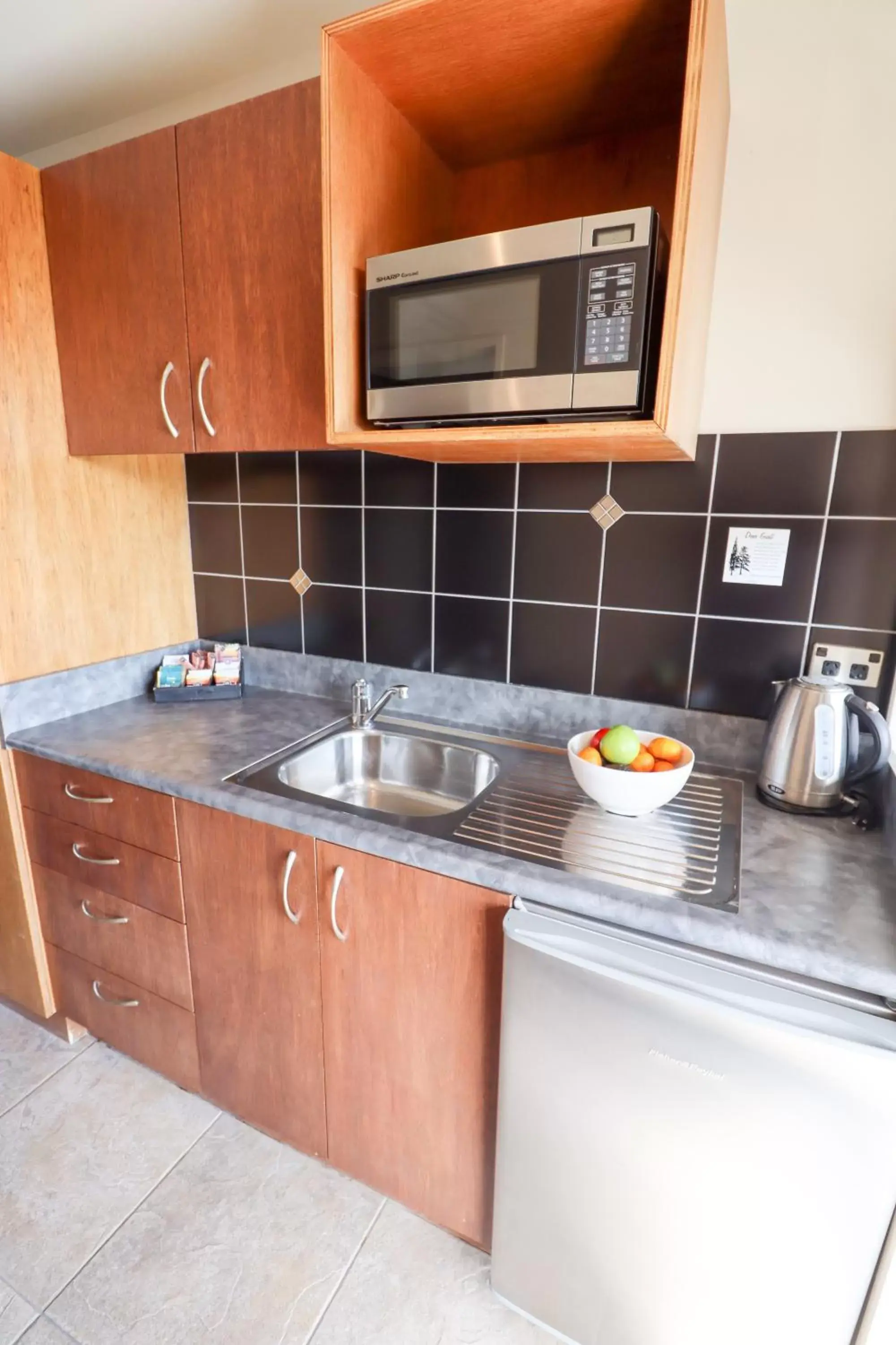 Kitchen or kitchenette, Kitchen/Kitchenette in Coleraine Suites & Apartments