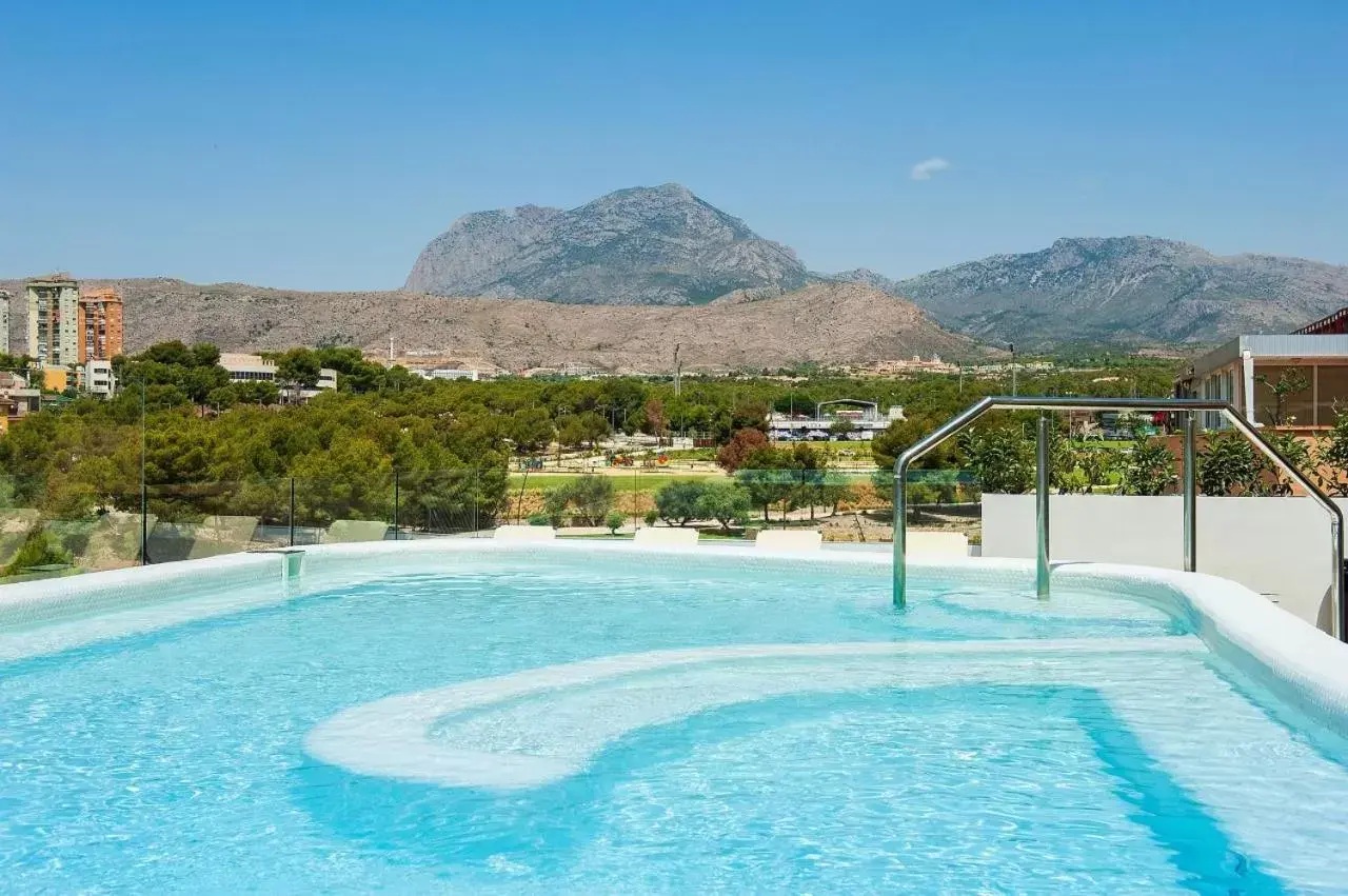 Swimming Pool in Hotel Carlos I