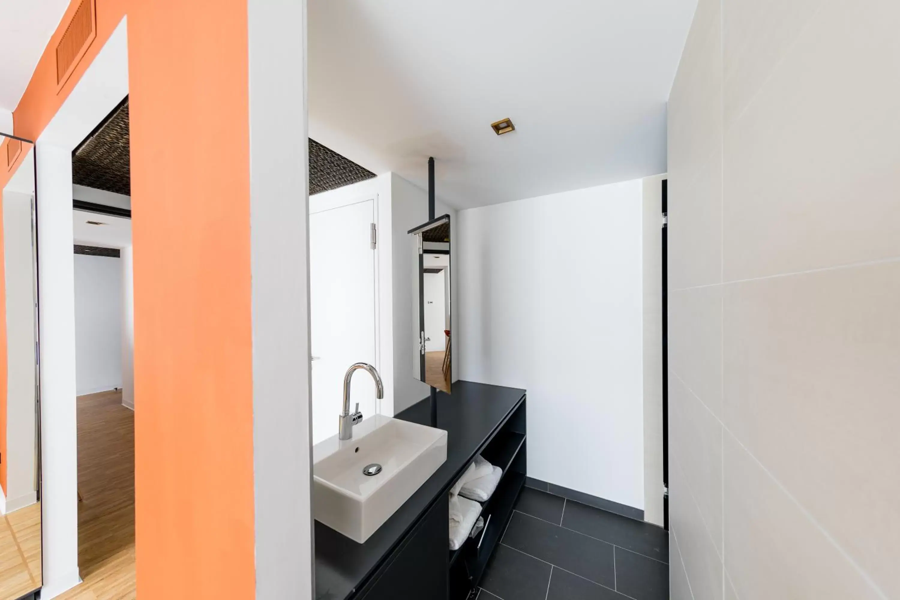 Bathroom in mk | hotel rüsselsheim