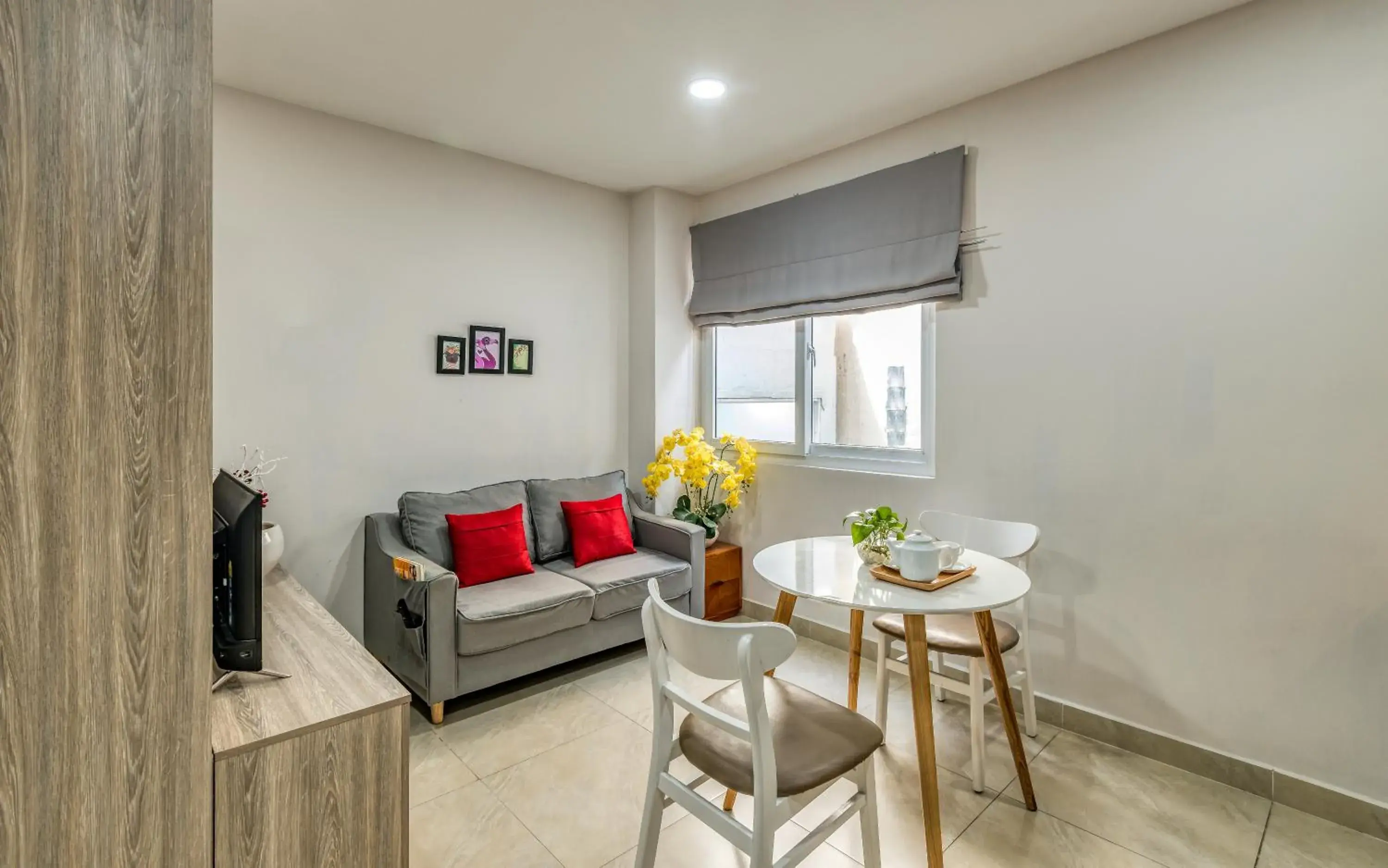 Living room, Dining Area in Cherry Hotel and Apartment