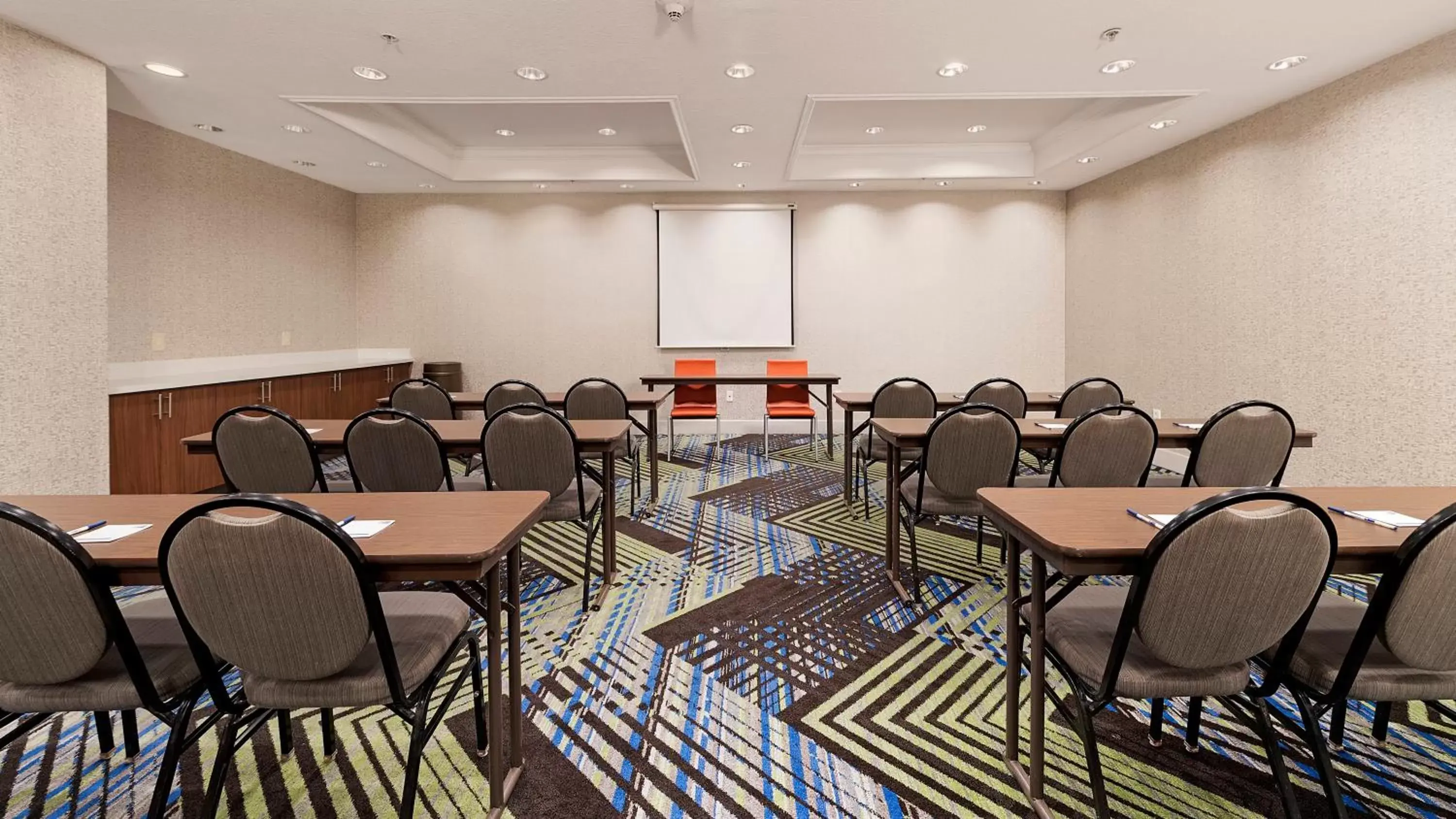 Meeting/conference room in Holiday Inn Express Hotel and Suites Conroe, an IHG Hotel