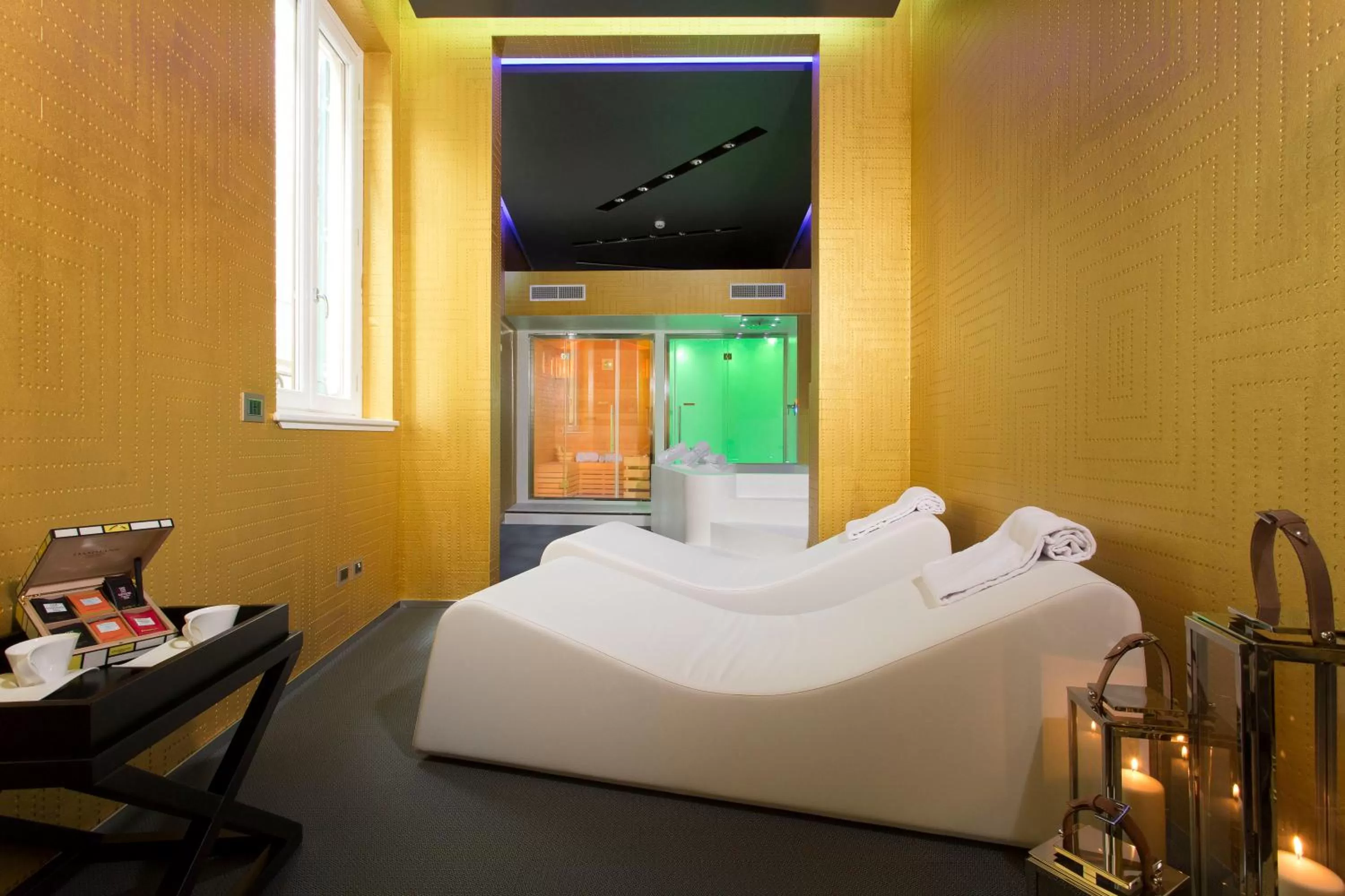 Hot Tub, Bed in Hotel Spadai