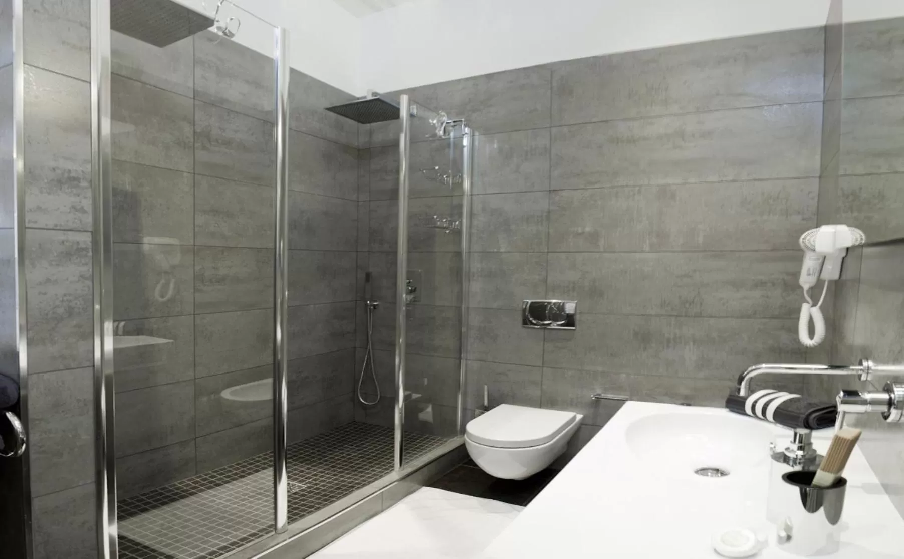 Bathroom in Cardilli Luxury Rooms