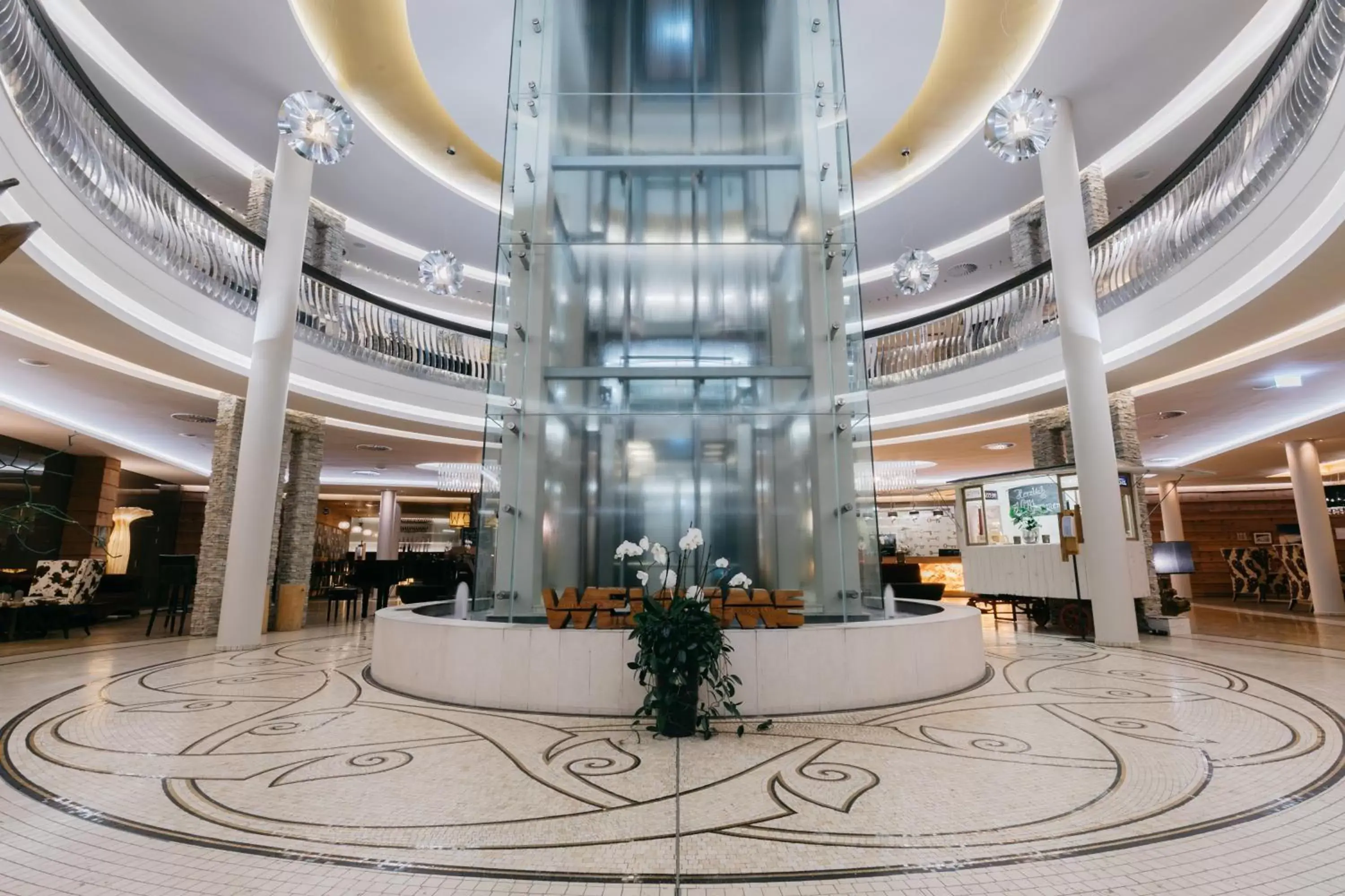 Lobby or reception in Hotel Alpine Palace