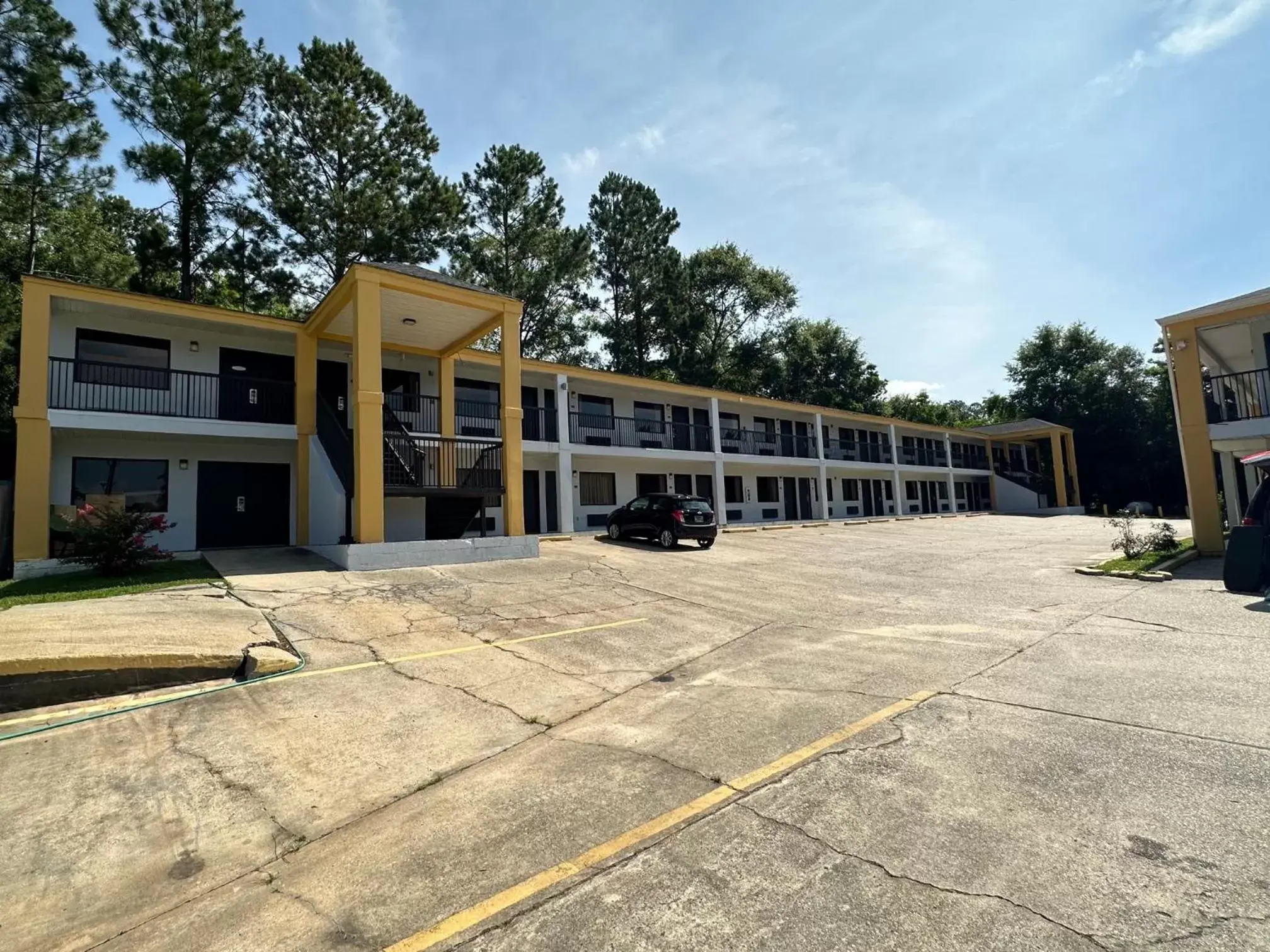 Property Building in Super 8 by Wyndham Ocean Springs Biloxi