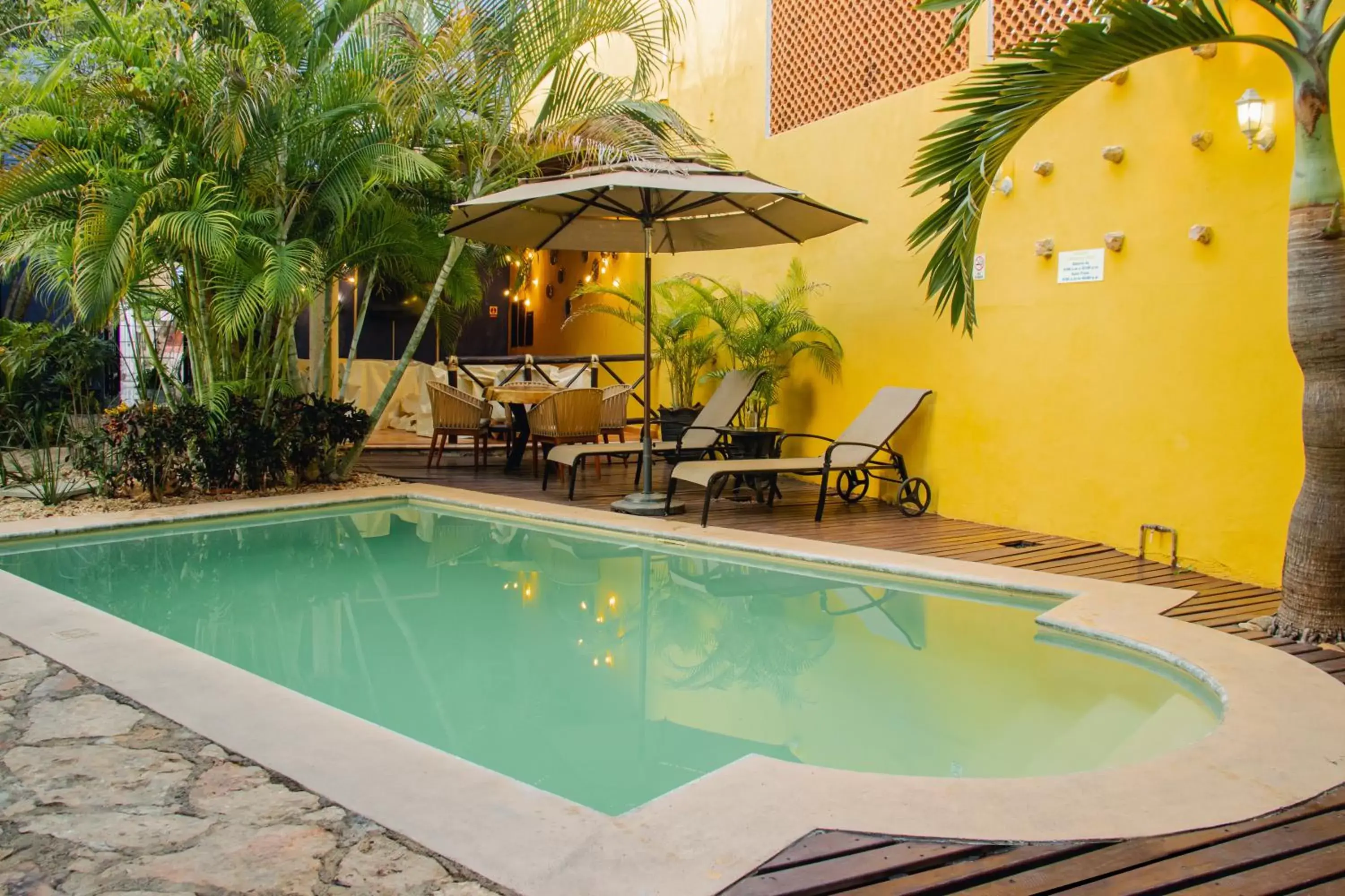 Patio, Swimming Pool in Hotel Marionetas