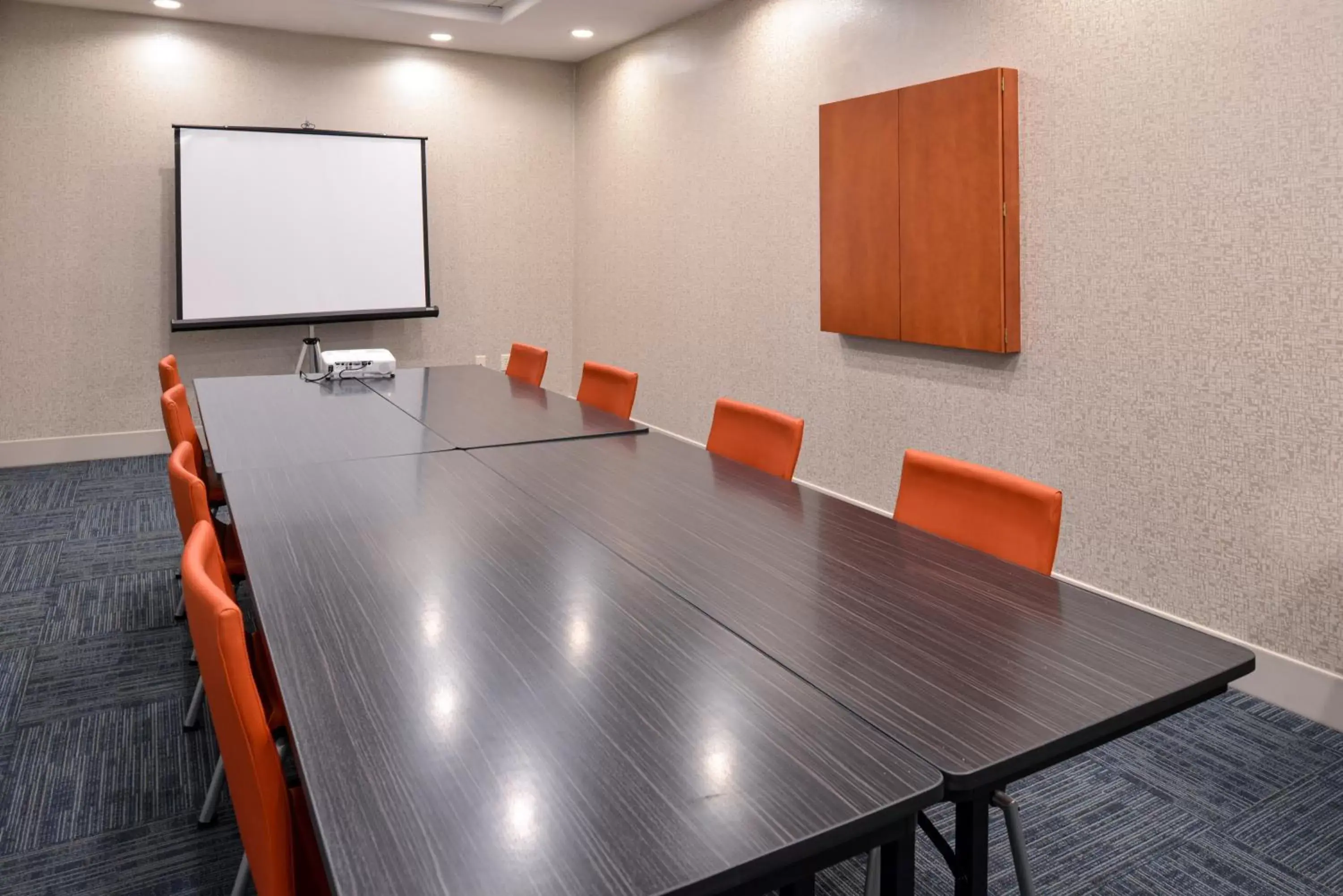 Meeting/conference room, Business Area/Conference Room in Holiday Inn Express & Suites Pueblo, an IHG Hotel