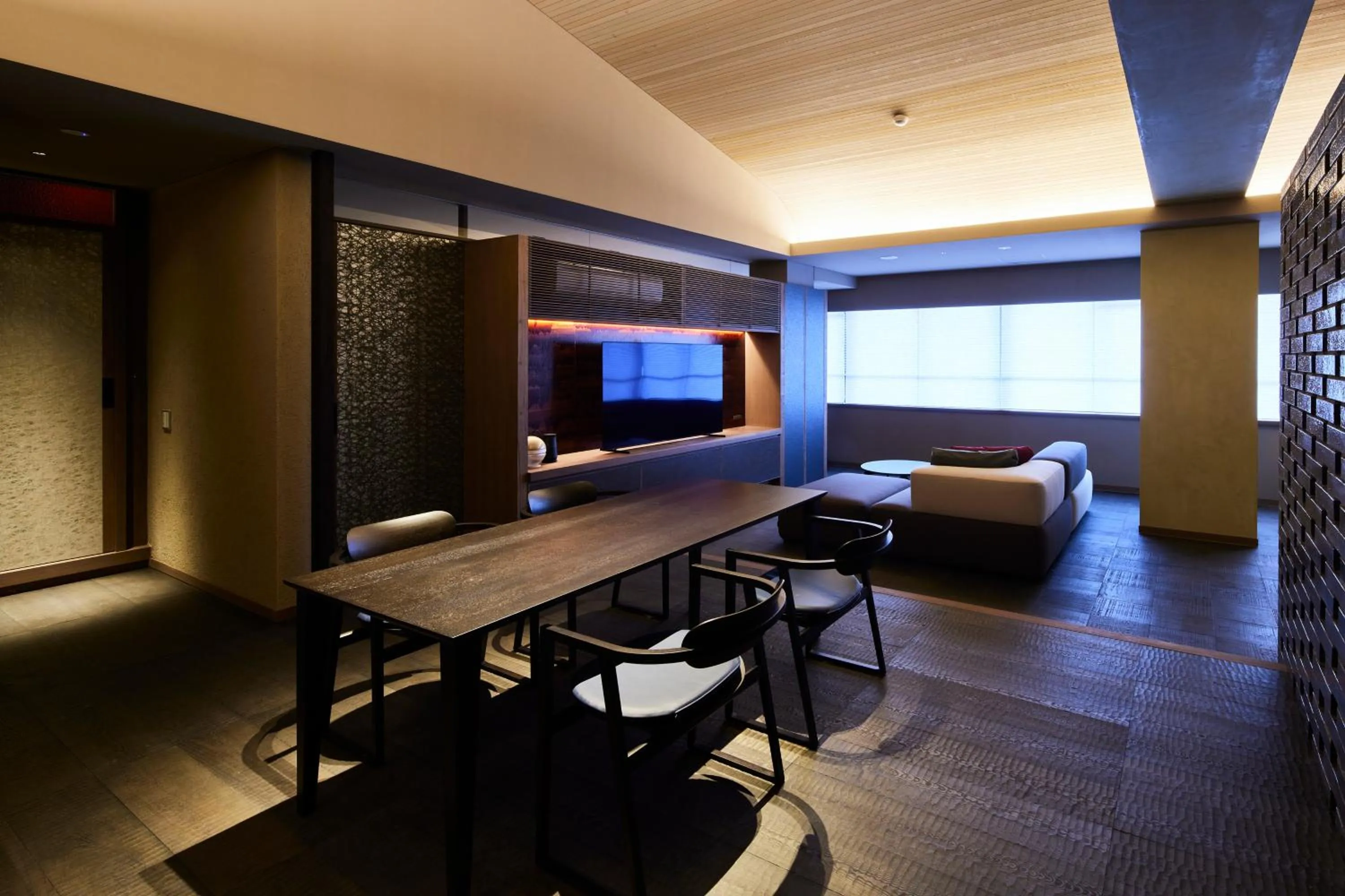 TV and multimedia, Bed in 厳島いろは