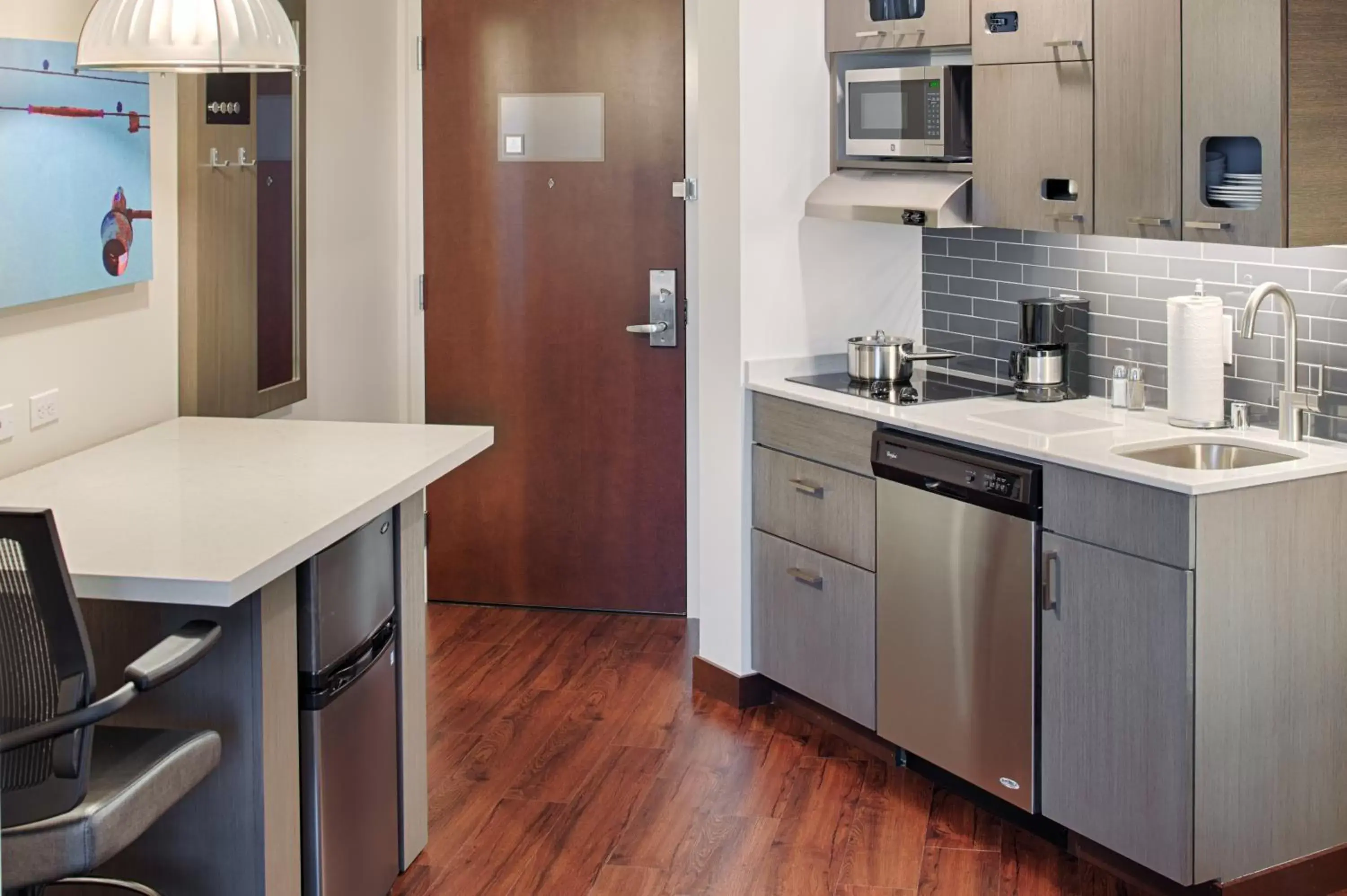 Kitchen or kitchenette, Kitchen/Kitchenette in Hyatt House Seattle Downtown