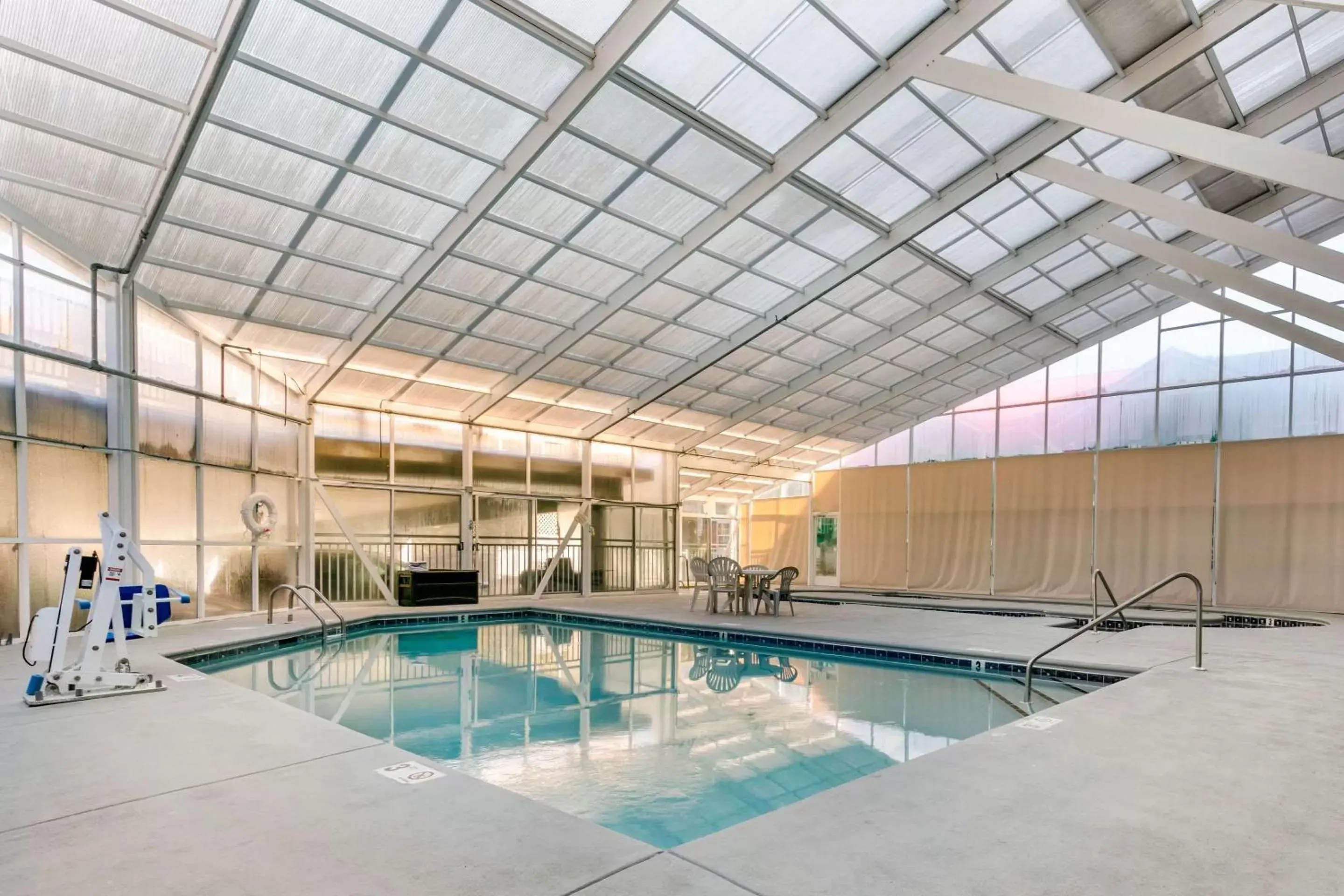 On site, Swimming Pool in Sleep Inn & Suites near Sports World Blvd
