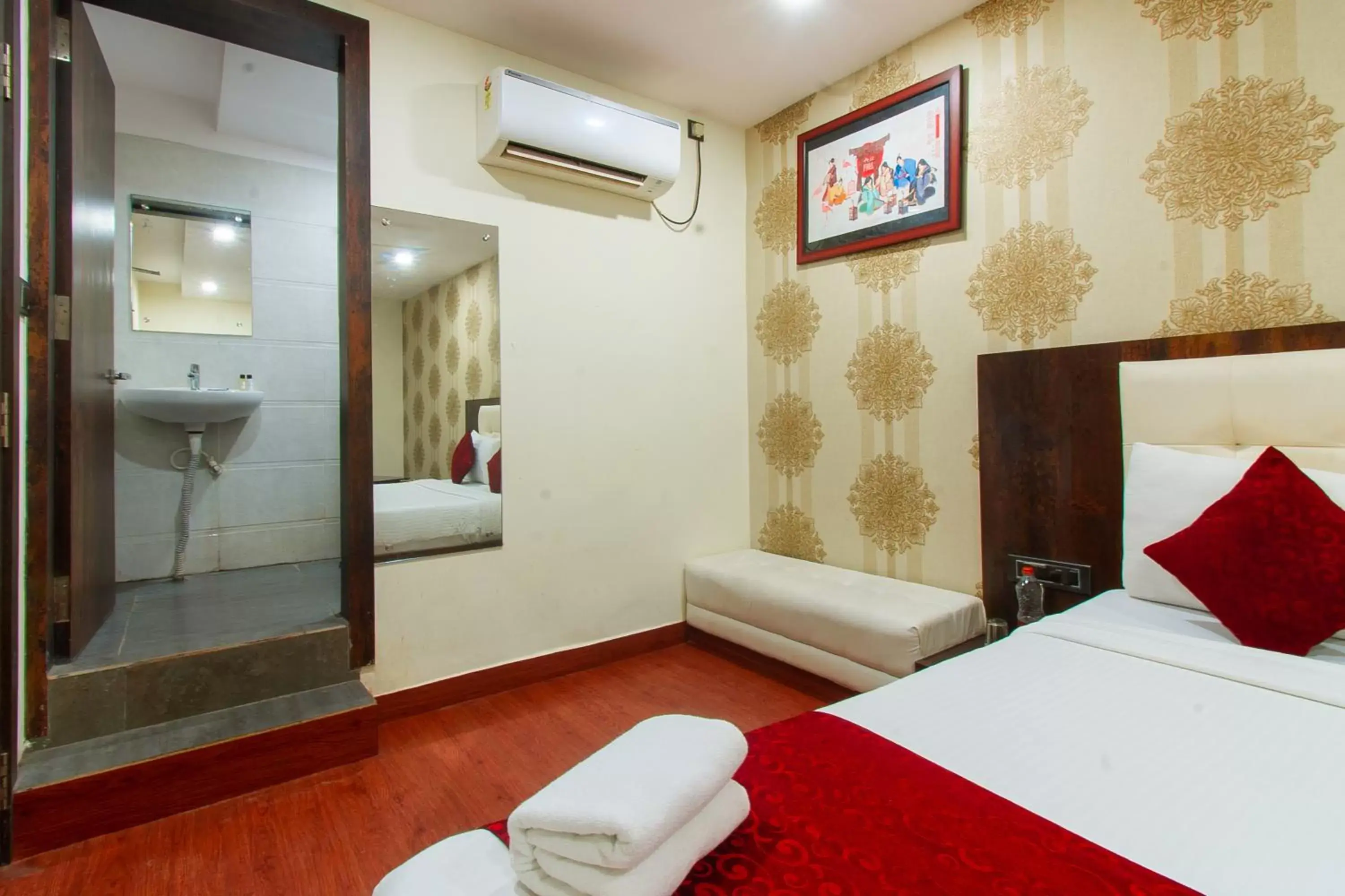 Bedroom, Bed in Vinayak Bhavan By Vinayak Hotels Bedroom, Bed in Vinayak Bhavan By Vinayak Hotels