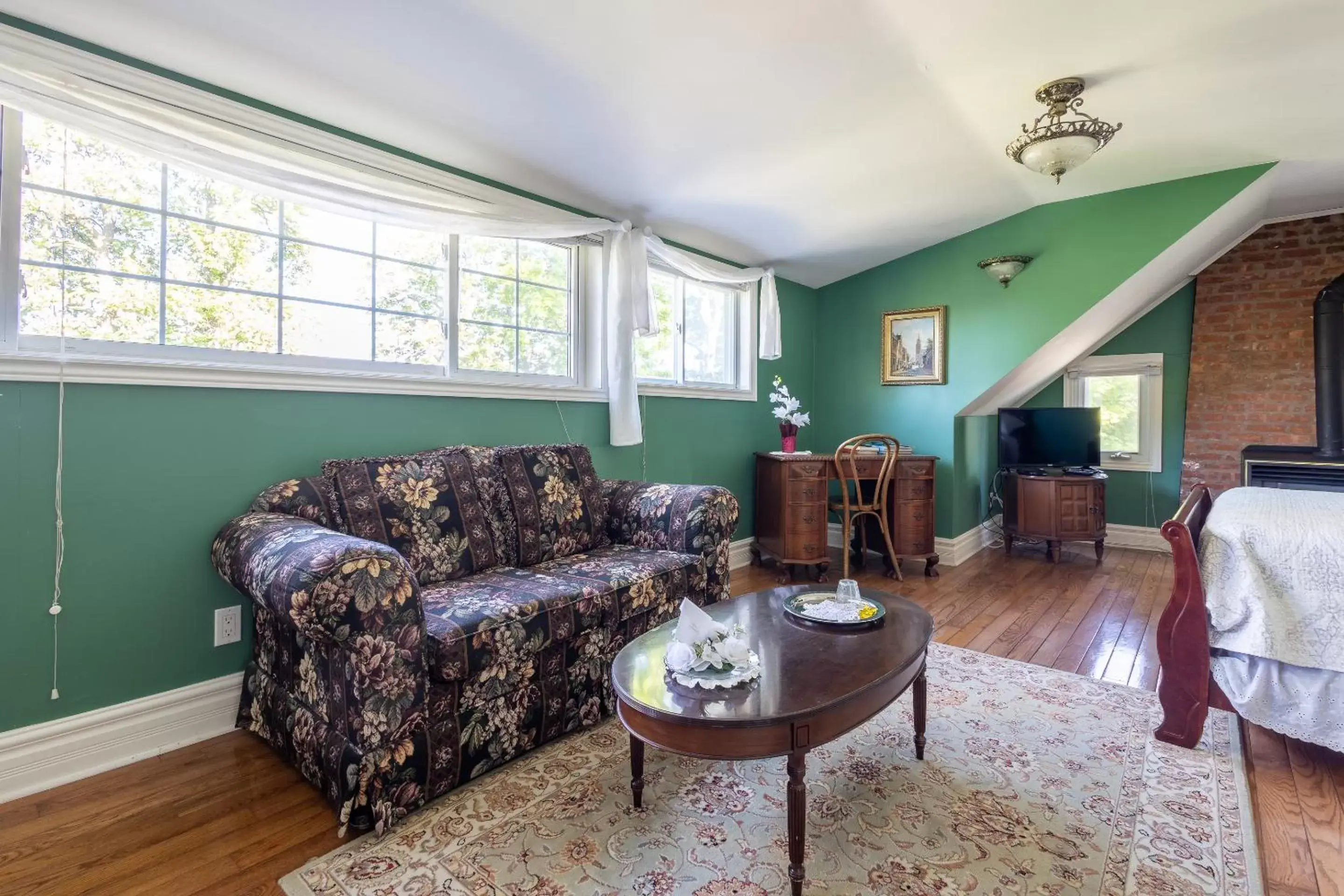 Seating Area in Chestnut Inn