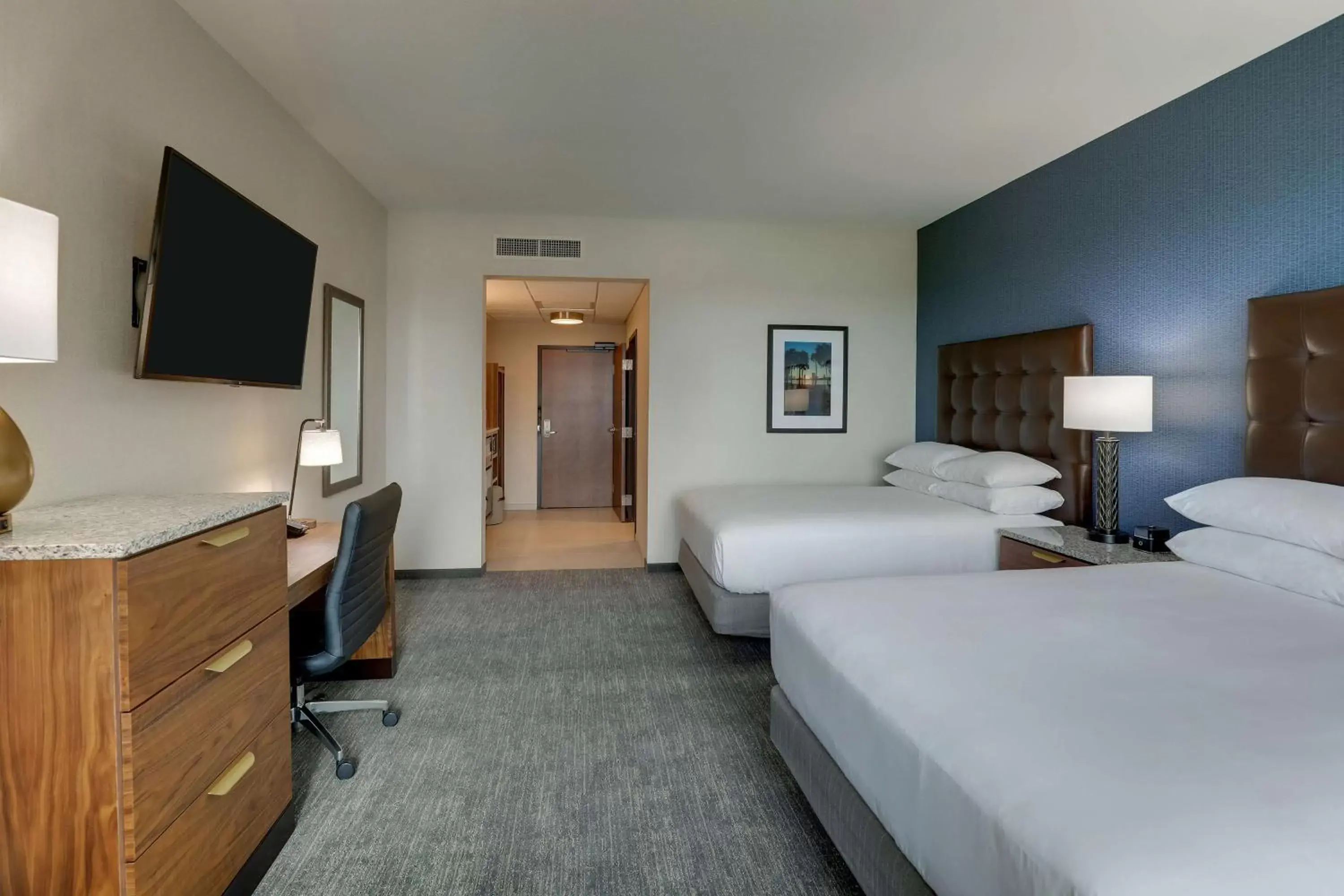 Bedroom, TV/Entertainment Center in Drury Plaza Hotel Orlando - Disney Springs Area