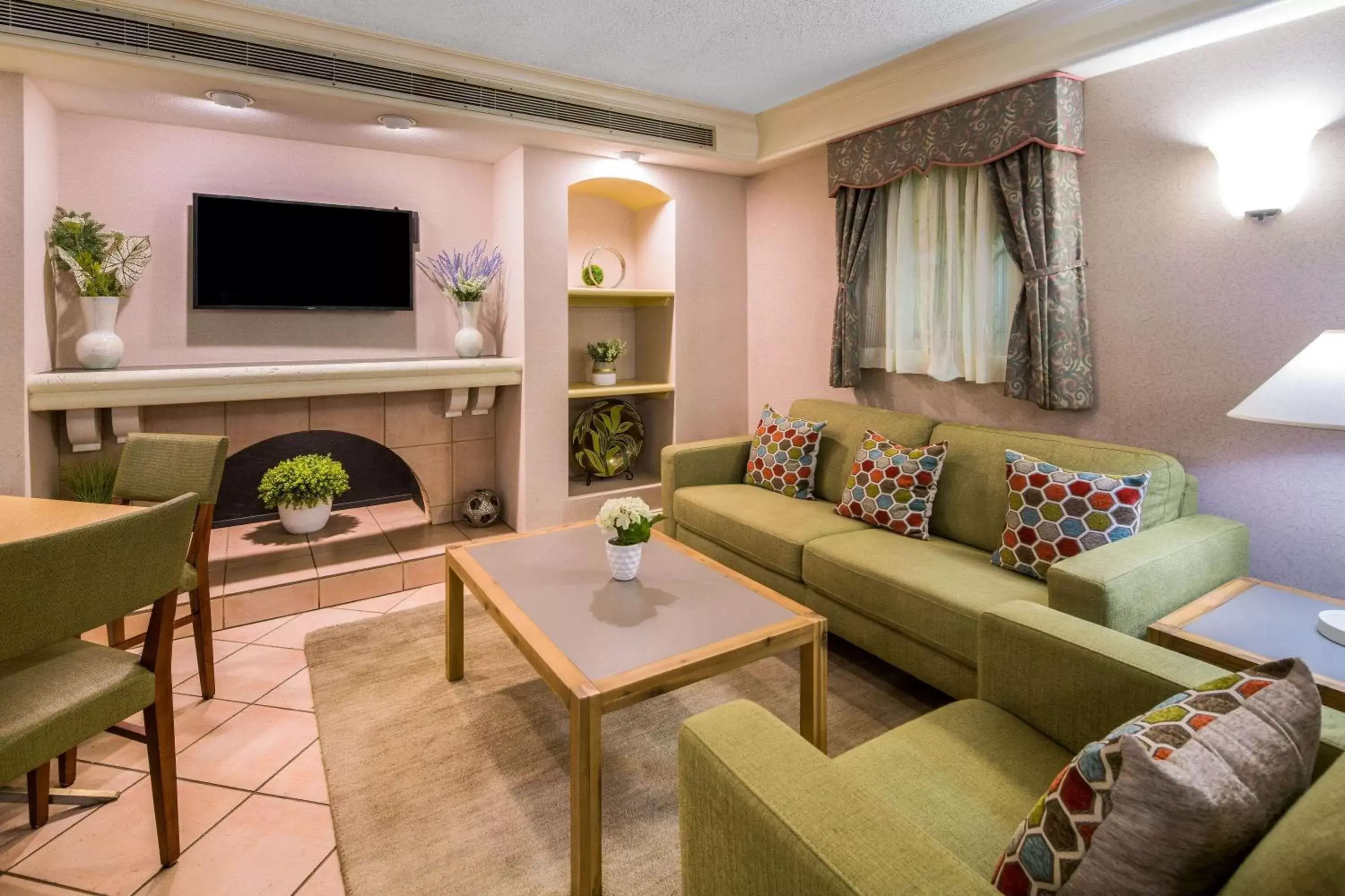 Lobby or reception, Seating Area in La Quinta Inn by Wyndham San Diego Vista