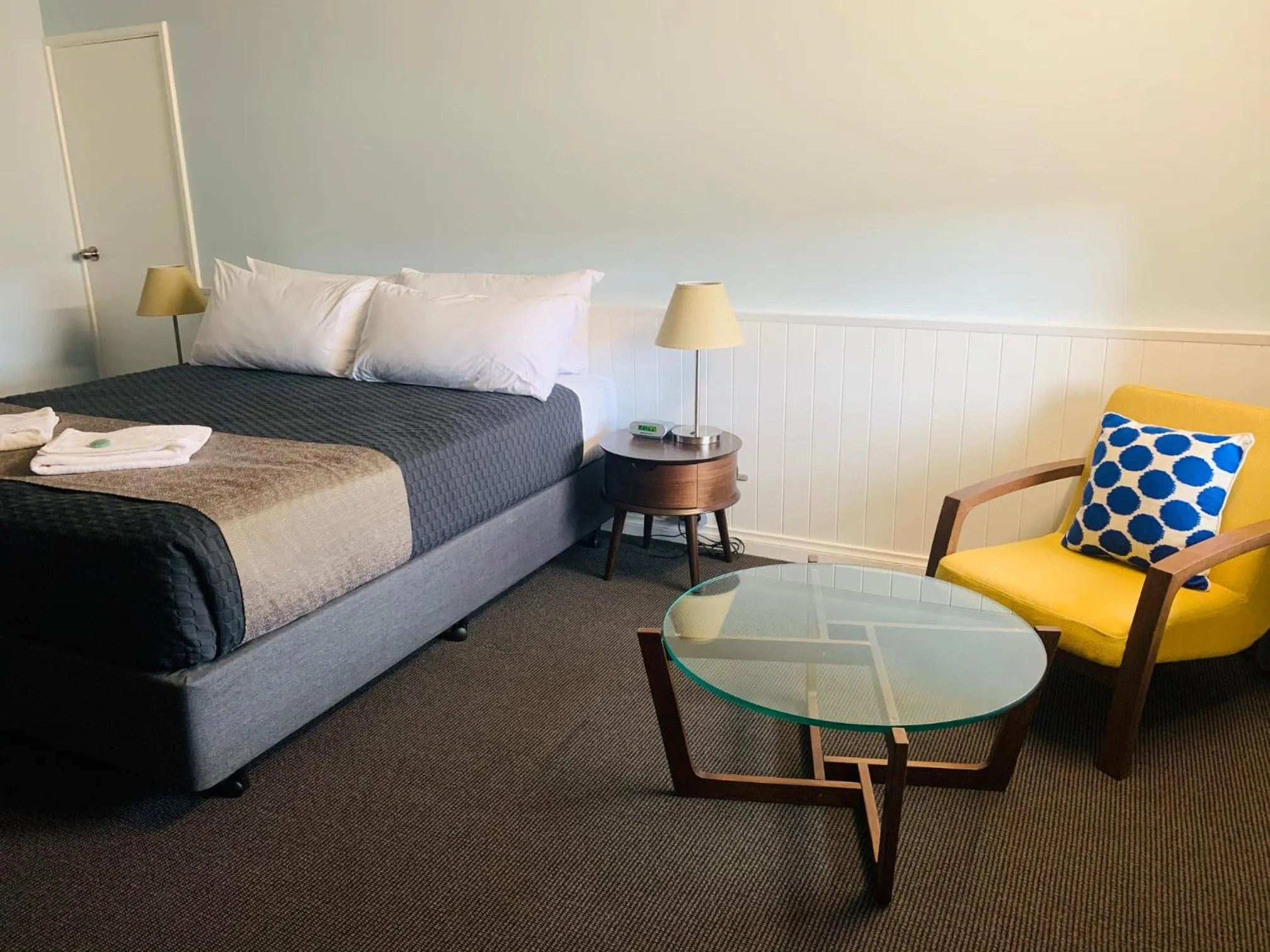 Bedroom, Bed in Dog Rock Motel