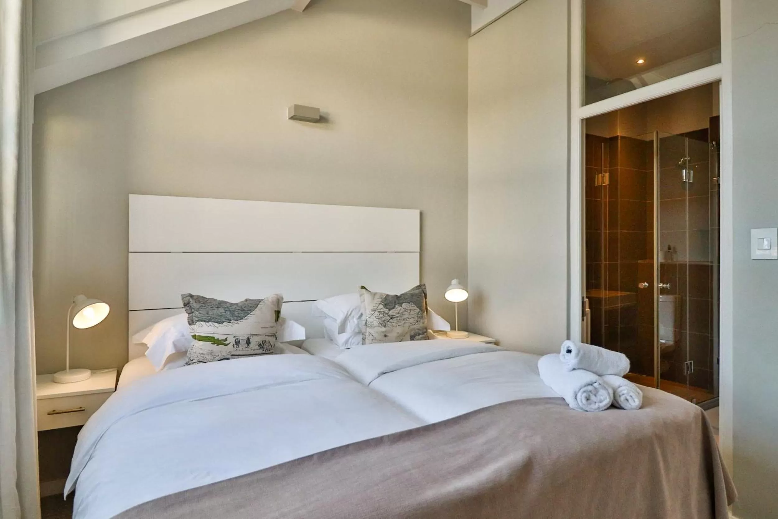 Bedroom, Bed in Whale Coast All-Suite-Hotel - DCC Hotel Group