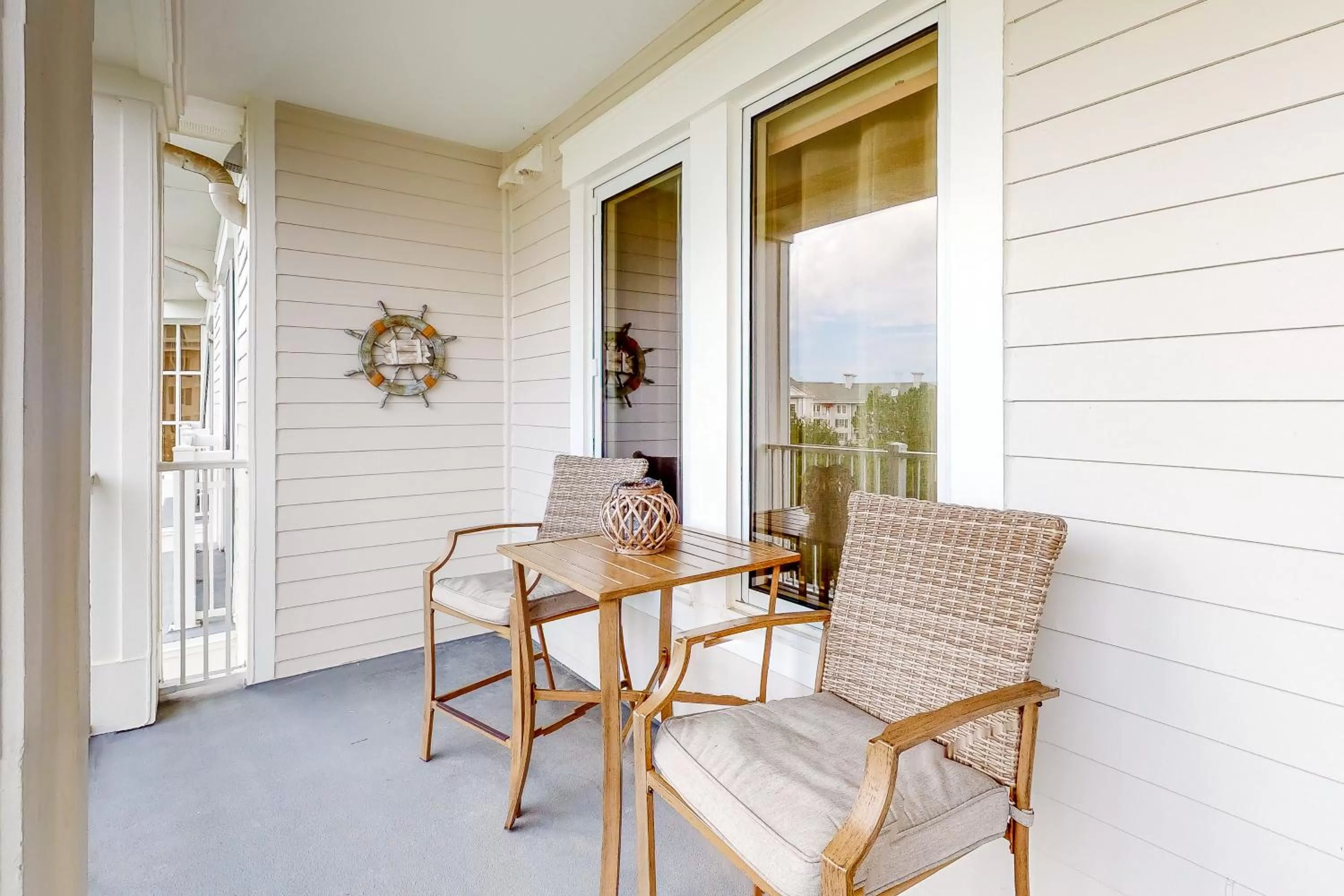 One-Bedroom Apartment in Bahia Condos