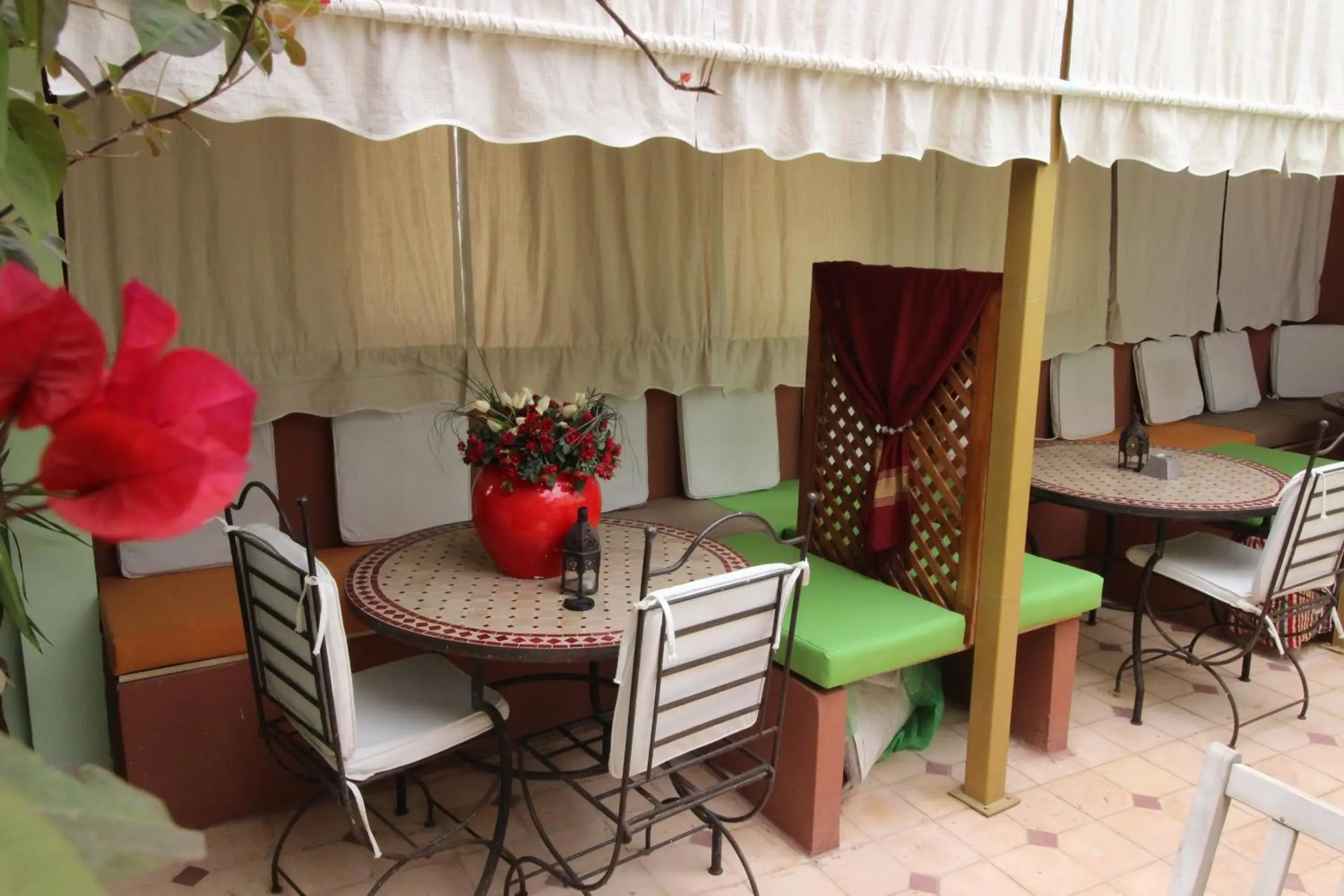 Restaurant/places to eat, Seating Area in Riad Eloise