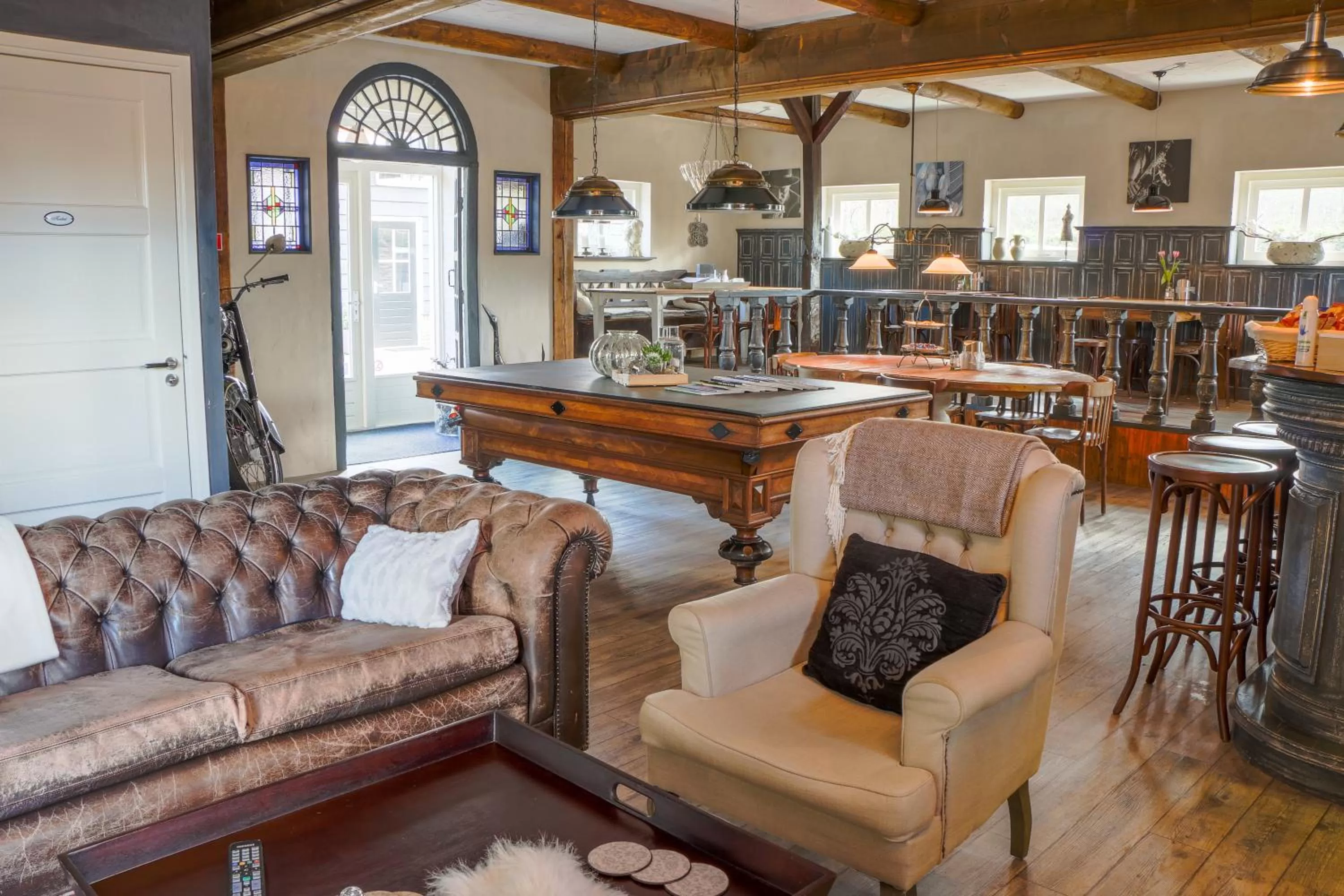 Communal lounge/ TV room in Oostmolenhoeve B&B