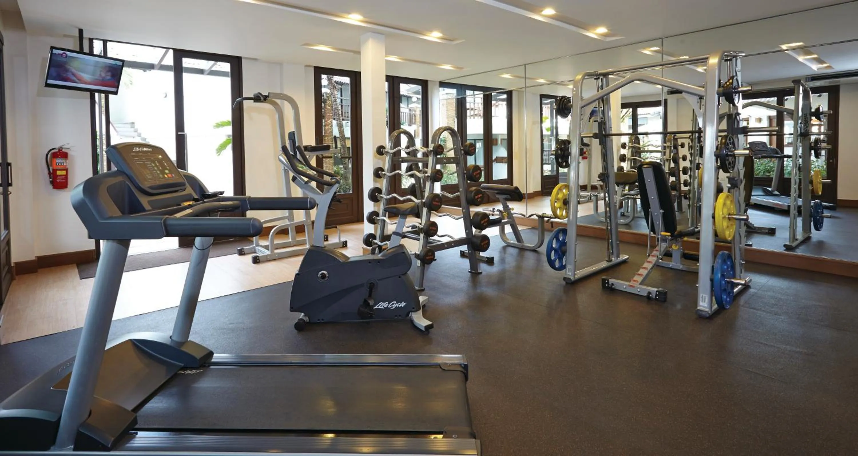 Fitness centre/facilities in Woodlands Hotel and Resort Pattaya