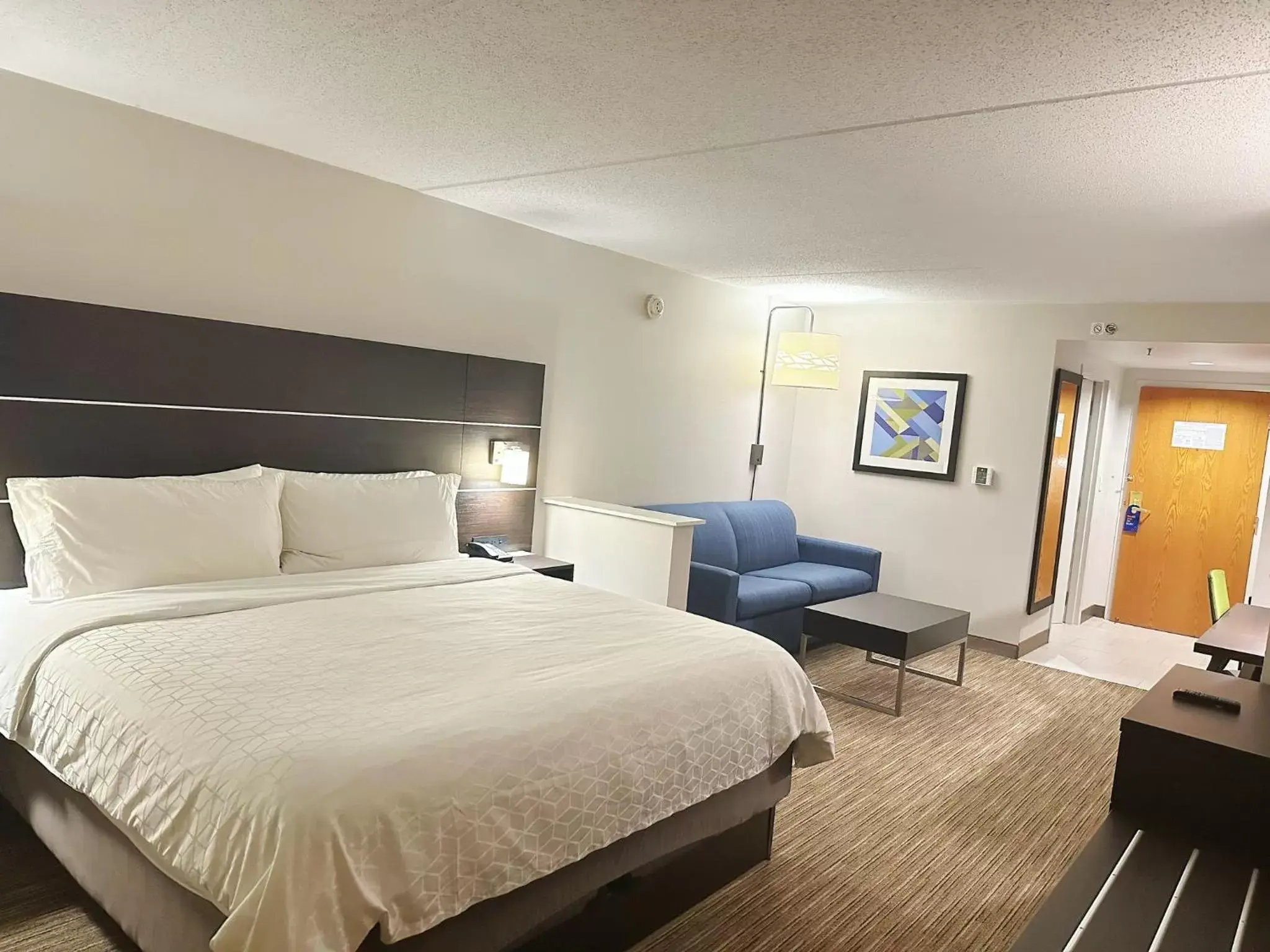 Bed in Holiday Inn Express & Suites - Prospect Heights, an IHG Hotel