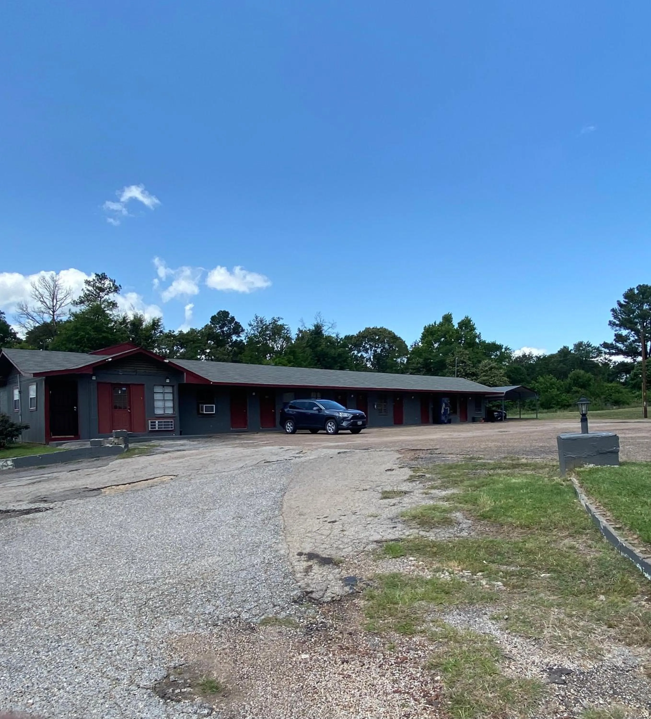 Property building in Budget Inn