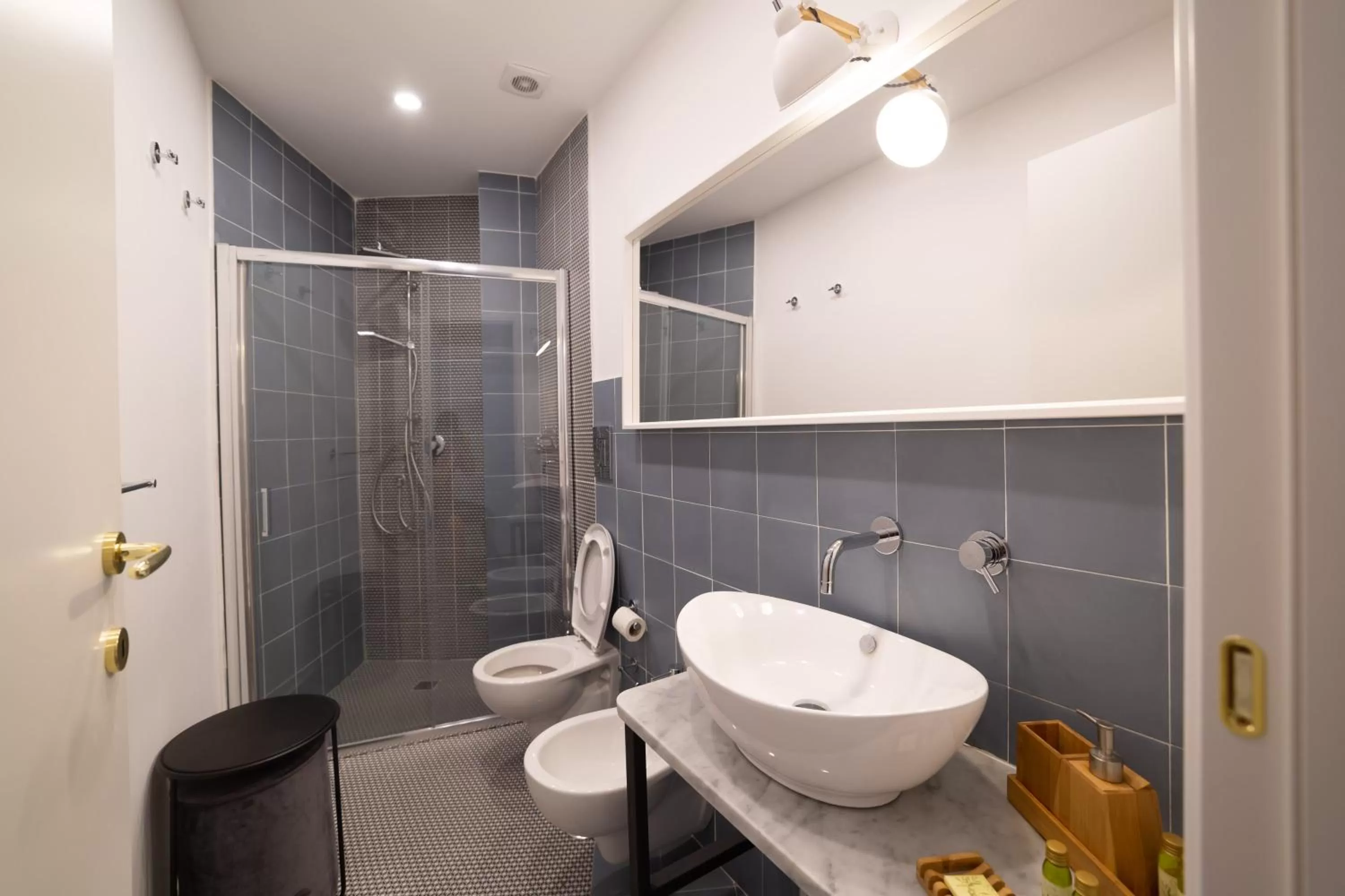 Shower in The Duomo House by House In Naples