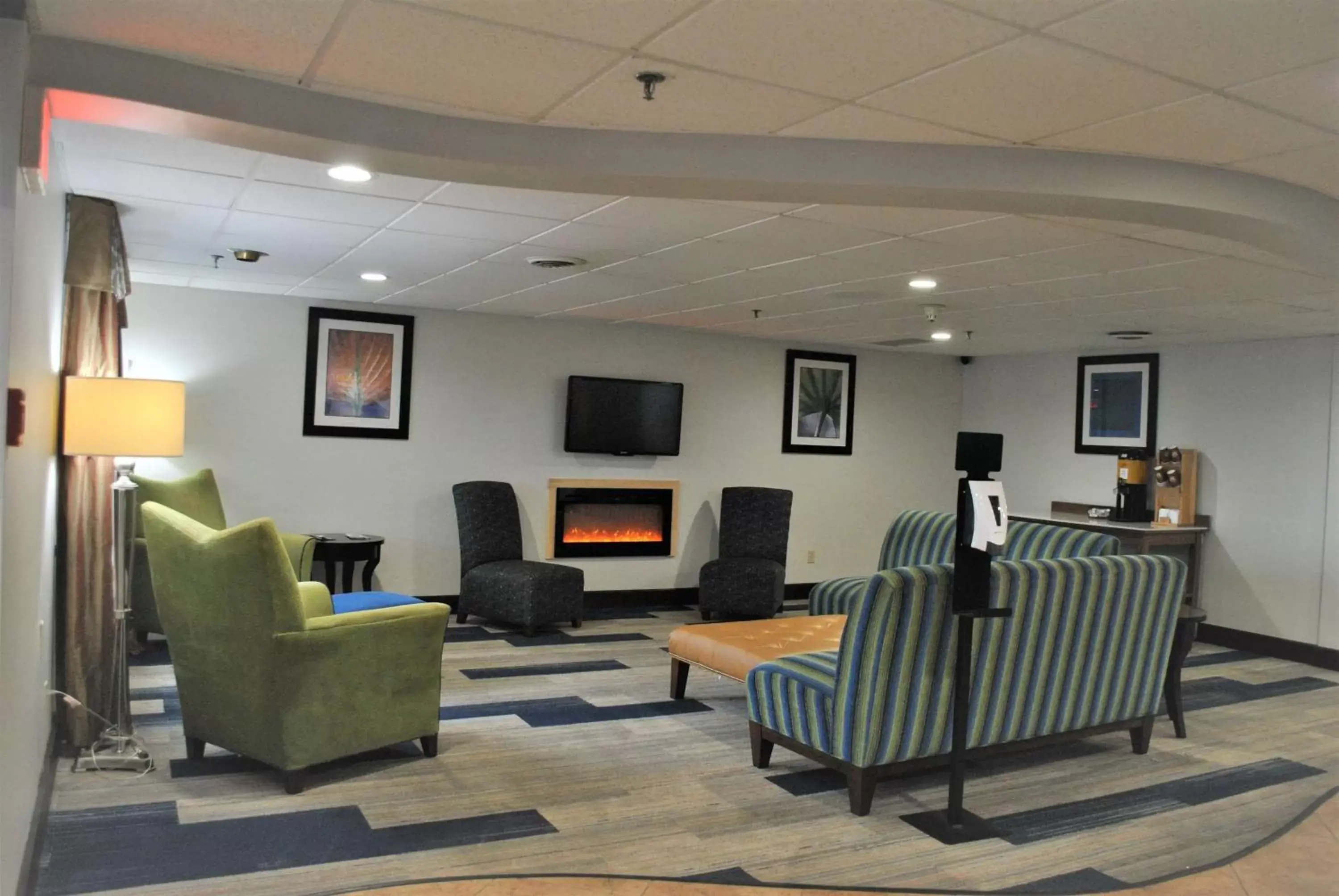 Lobby or reception in Best Western Owego Inn