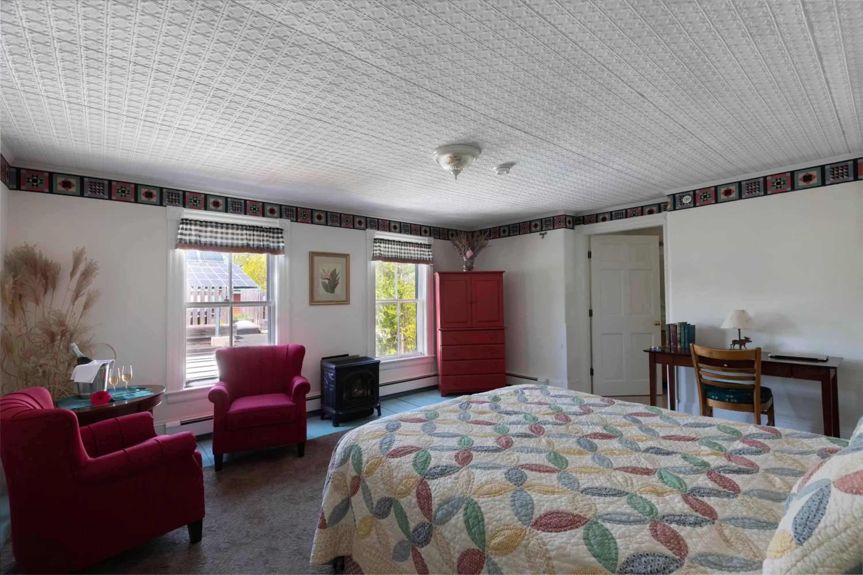 Queen Room with Balcony - single occupancy in Maple Hill Farm Inn Queen Room with Balcony - single occupancy in Maple Hill Farm Inn