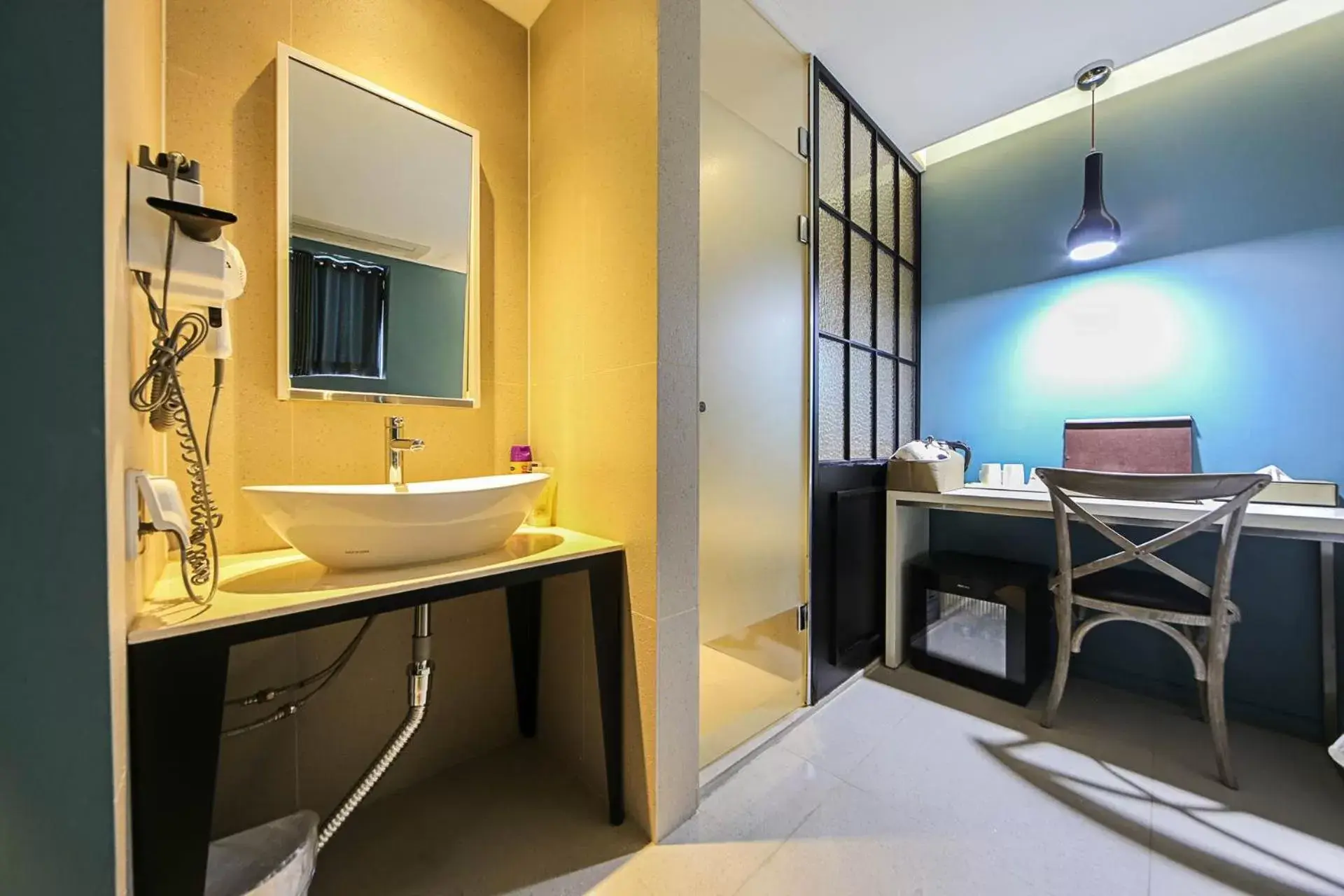 TV and multimedia, Bathroom in Hotel Myeongjak