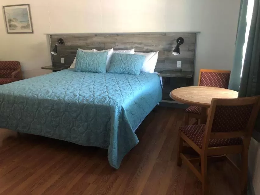 Bedroom, Bed in Swell Motel