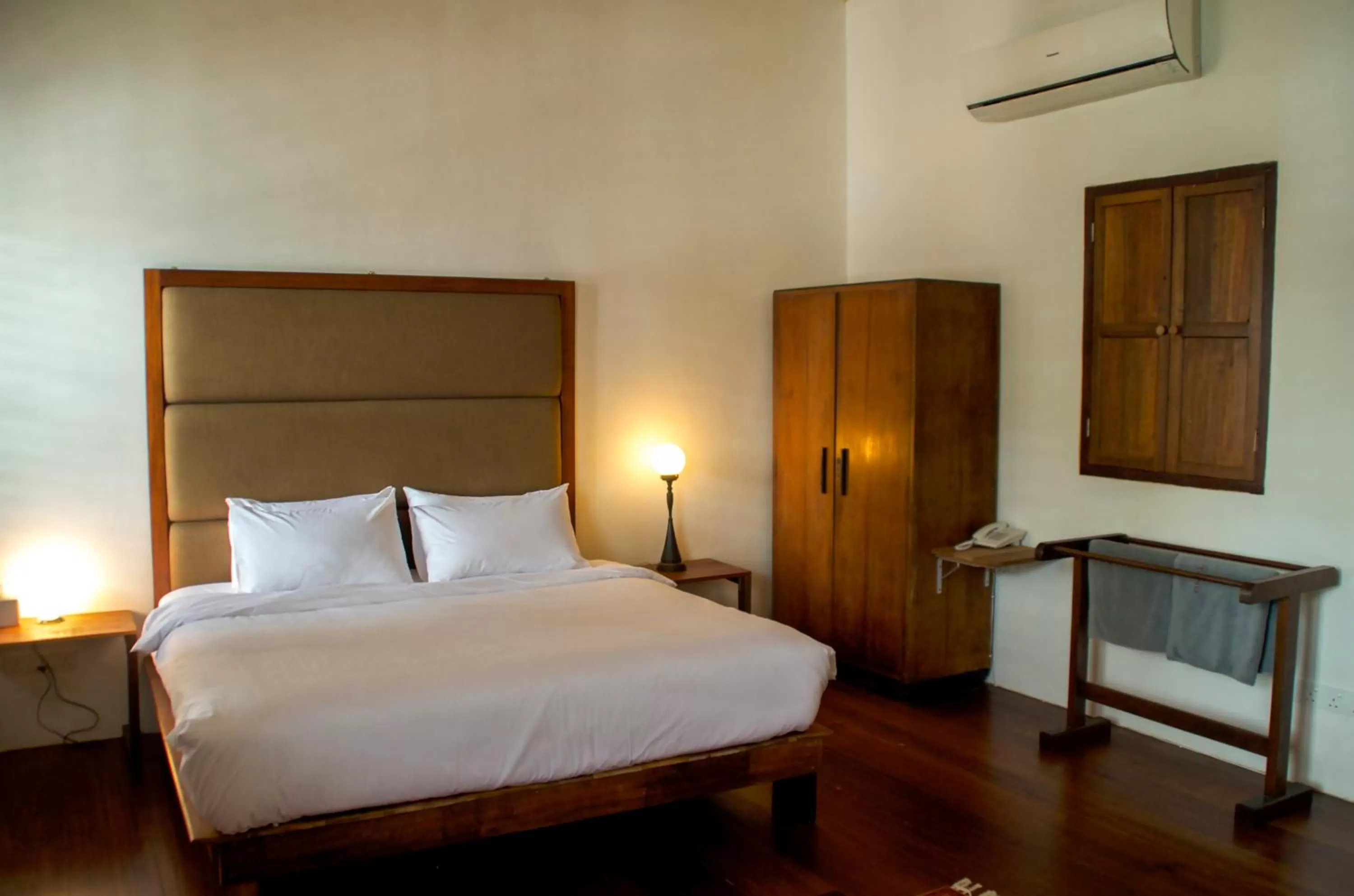 Photo of the whole room, Bed in Ren I Tang Heritage Inn