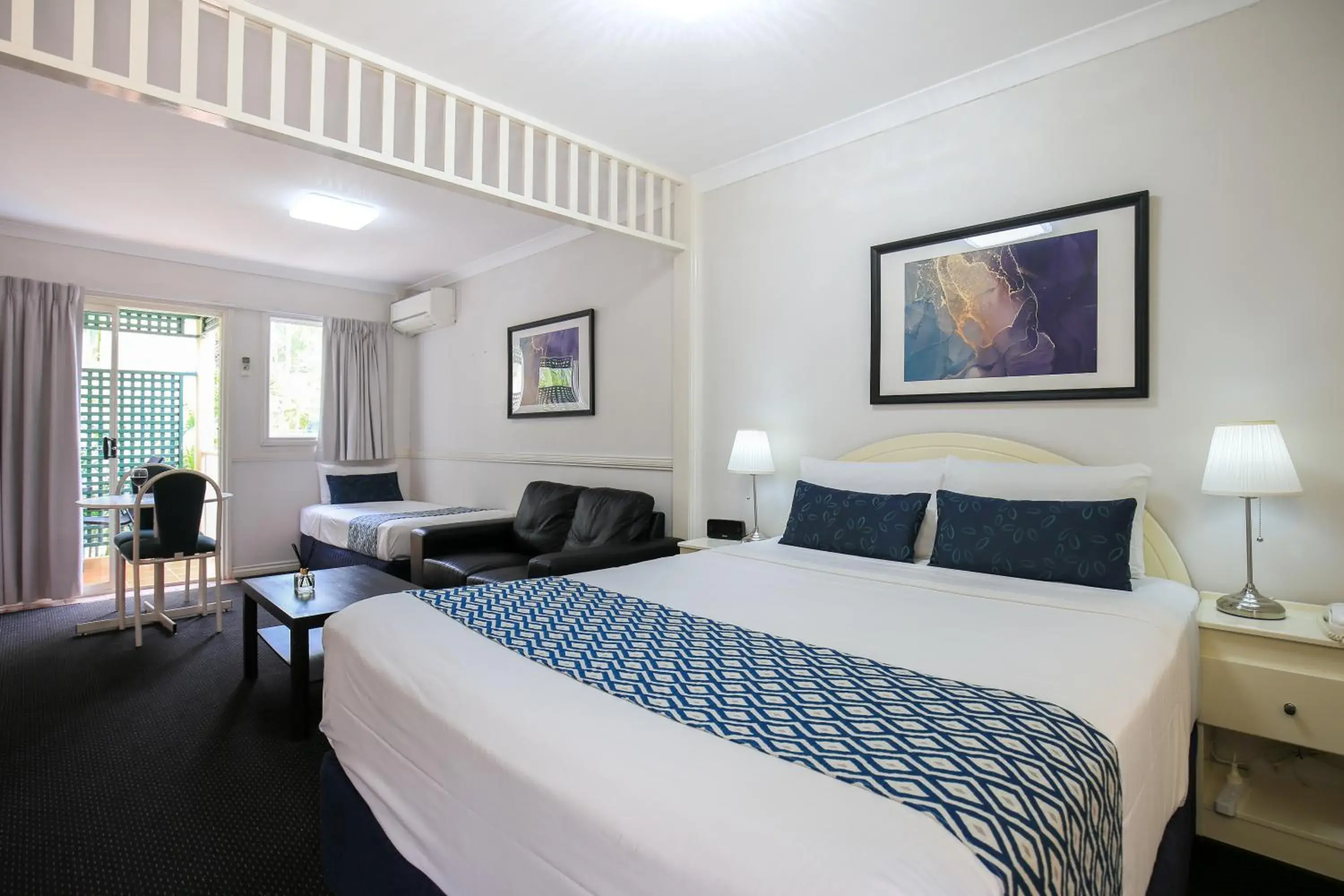 Bed in Toowong Central Motel Apartments Bed in Toowong Central Motel Apartments