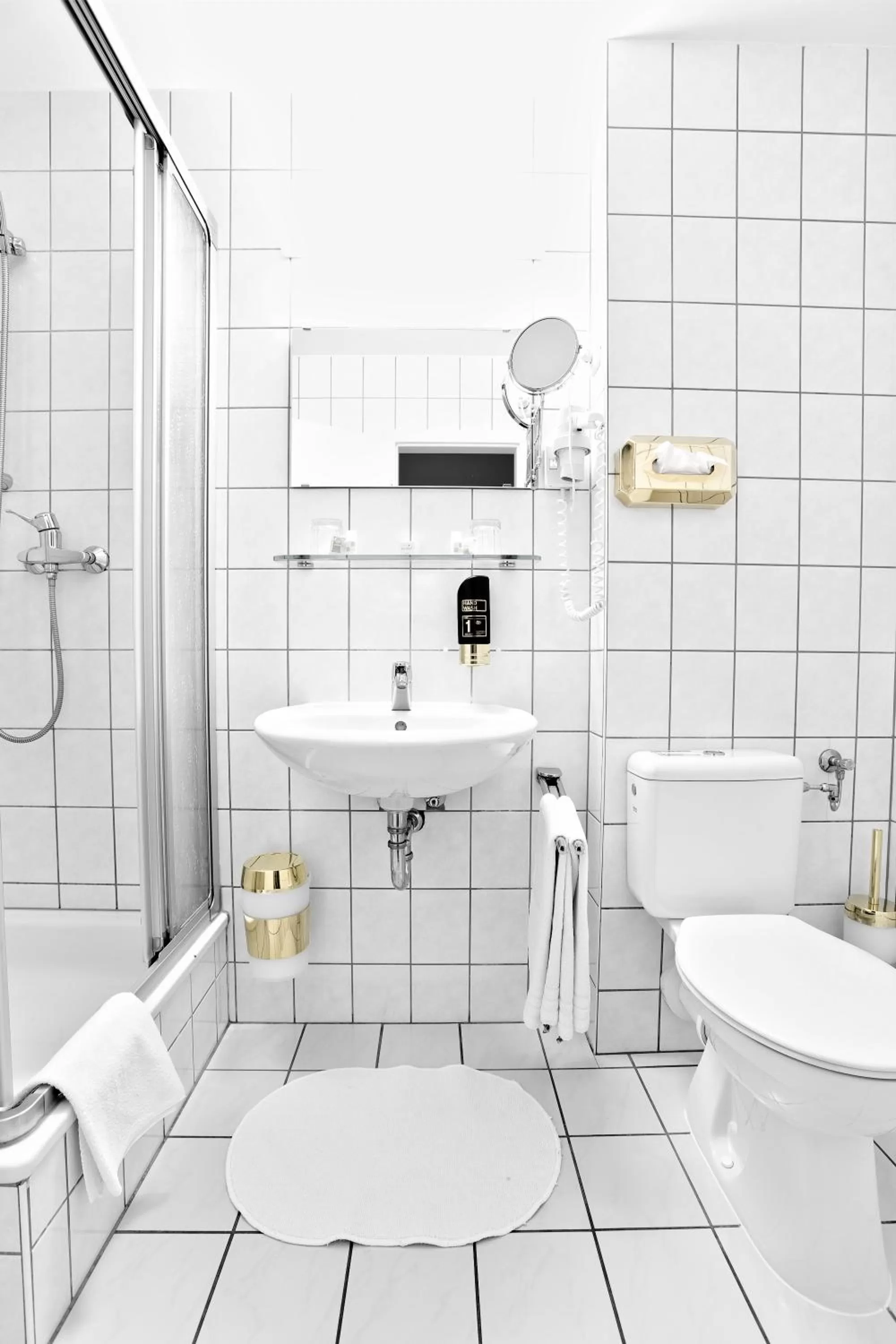 Bathroom in Parkhotel Meerane