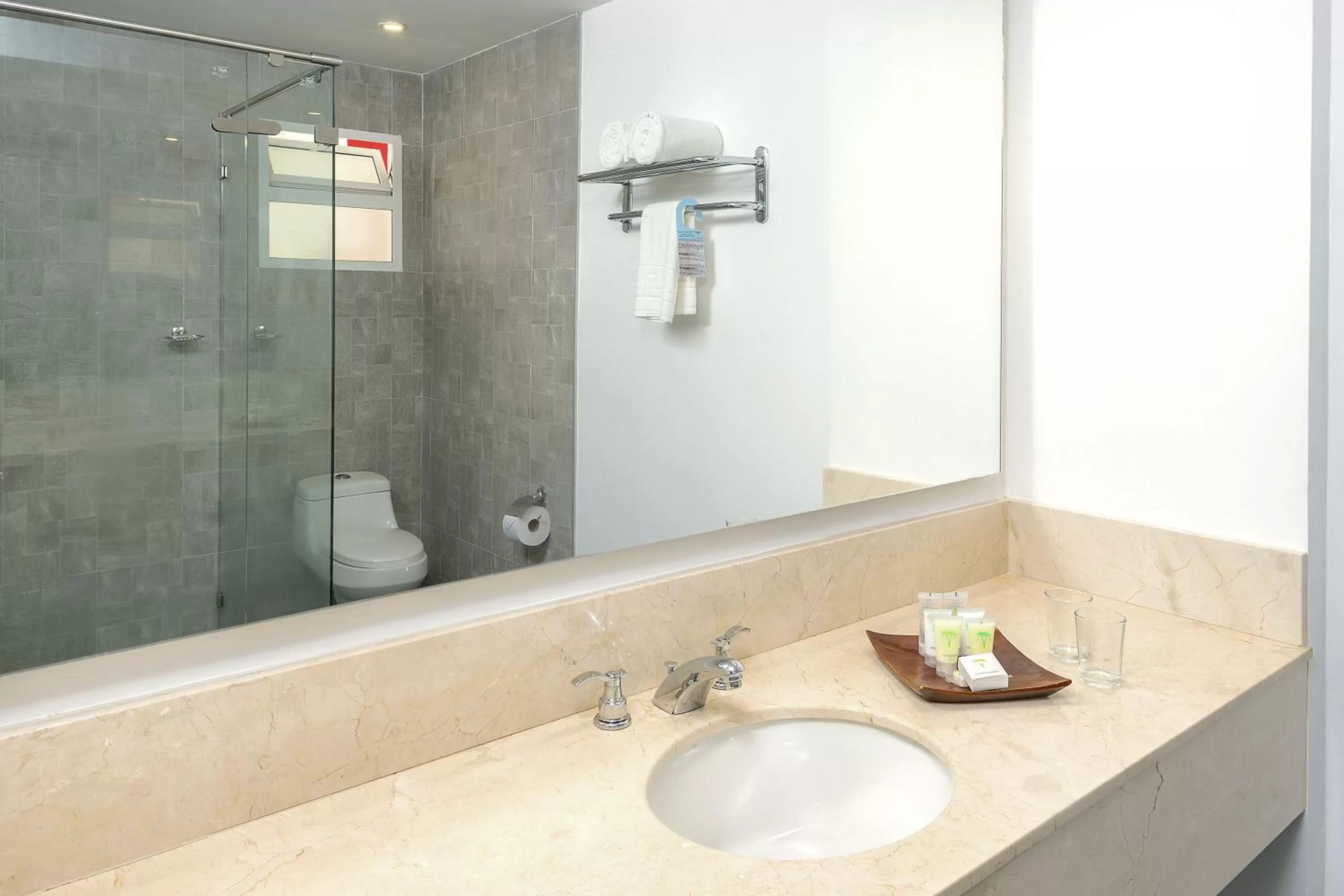 Shower in Decameron Isleño - All Inclusive