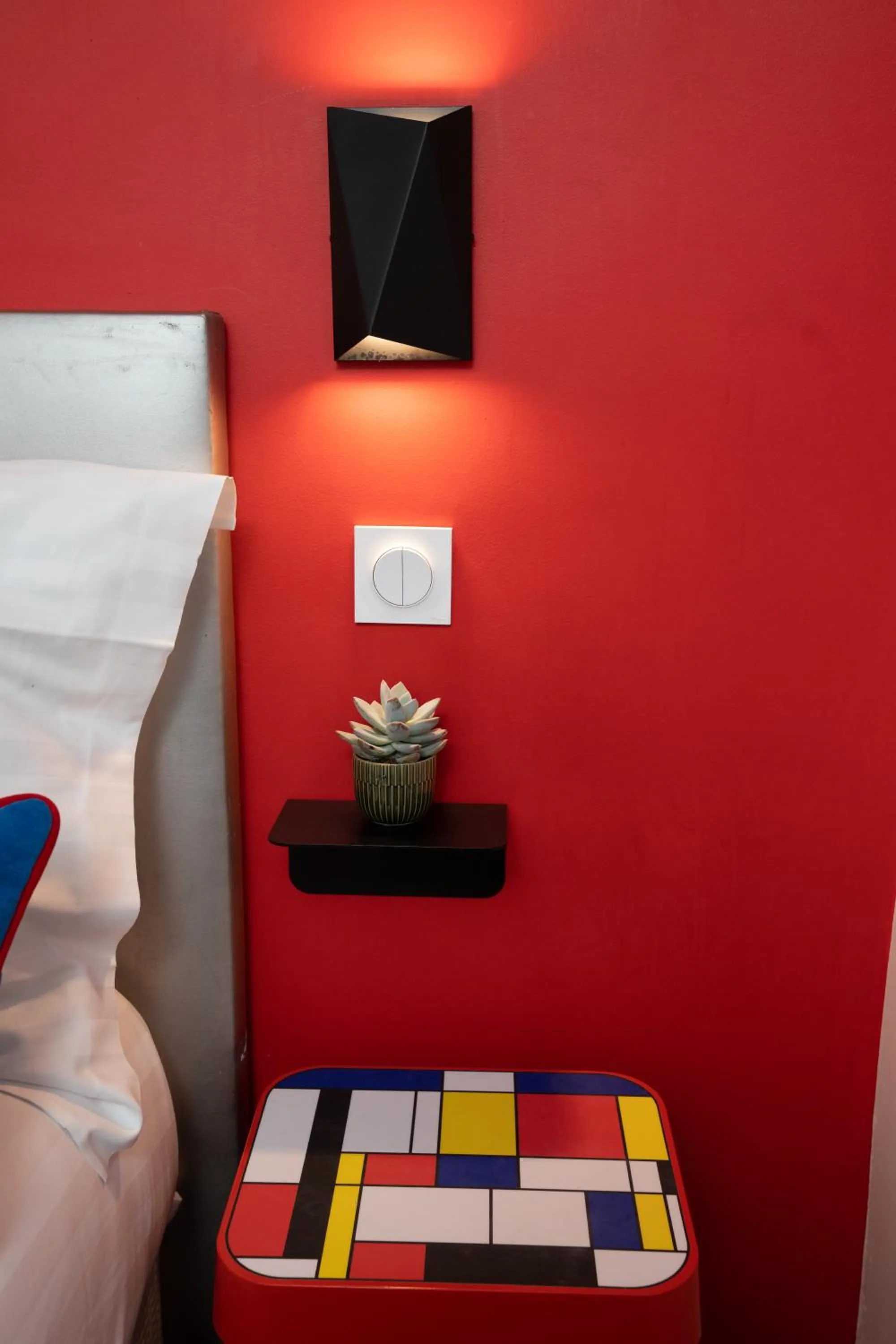 Bed in Hôtel Du Mont Dore Batignolles