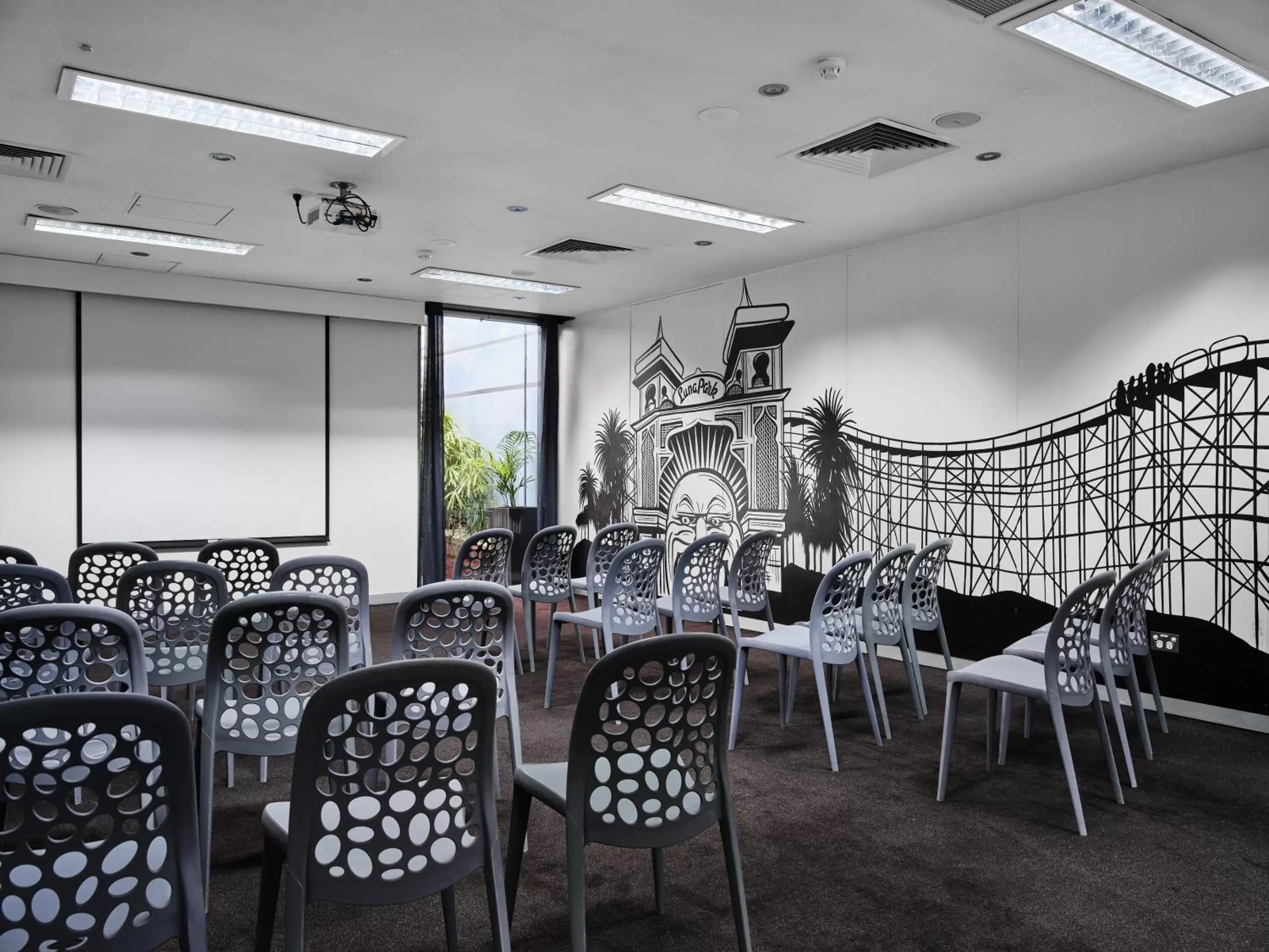 Meeting/conference room, Restaurant/Places to Eat in Saint Kilda Beach Hotel - formerly Rydges St Kilda