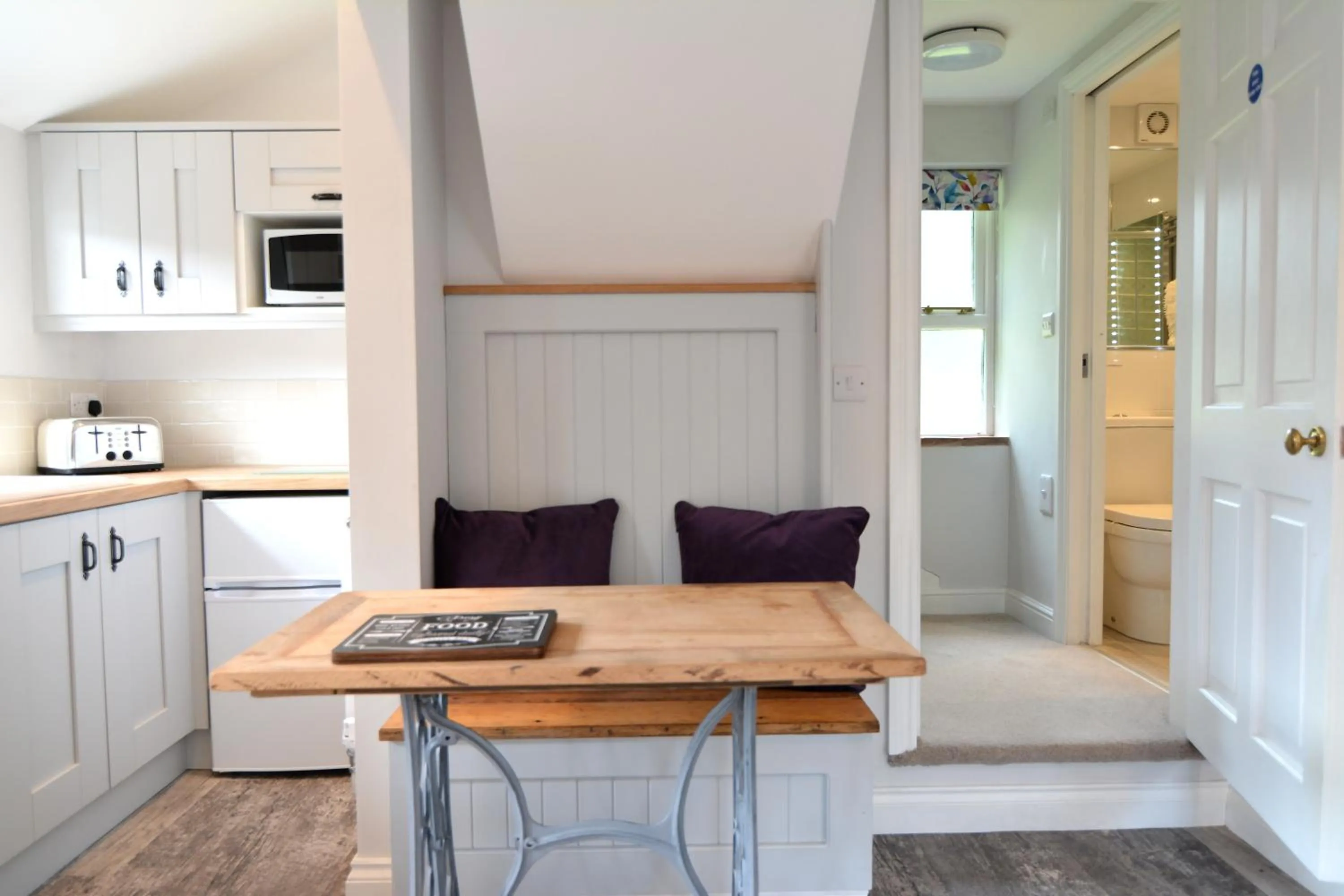 Kitchen or kitchenette in Pine Tree Lodge, Bridgnorth